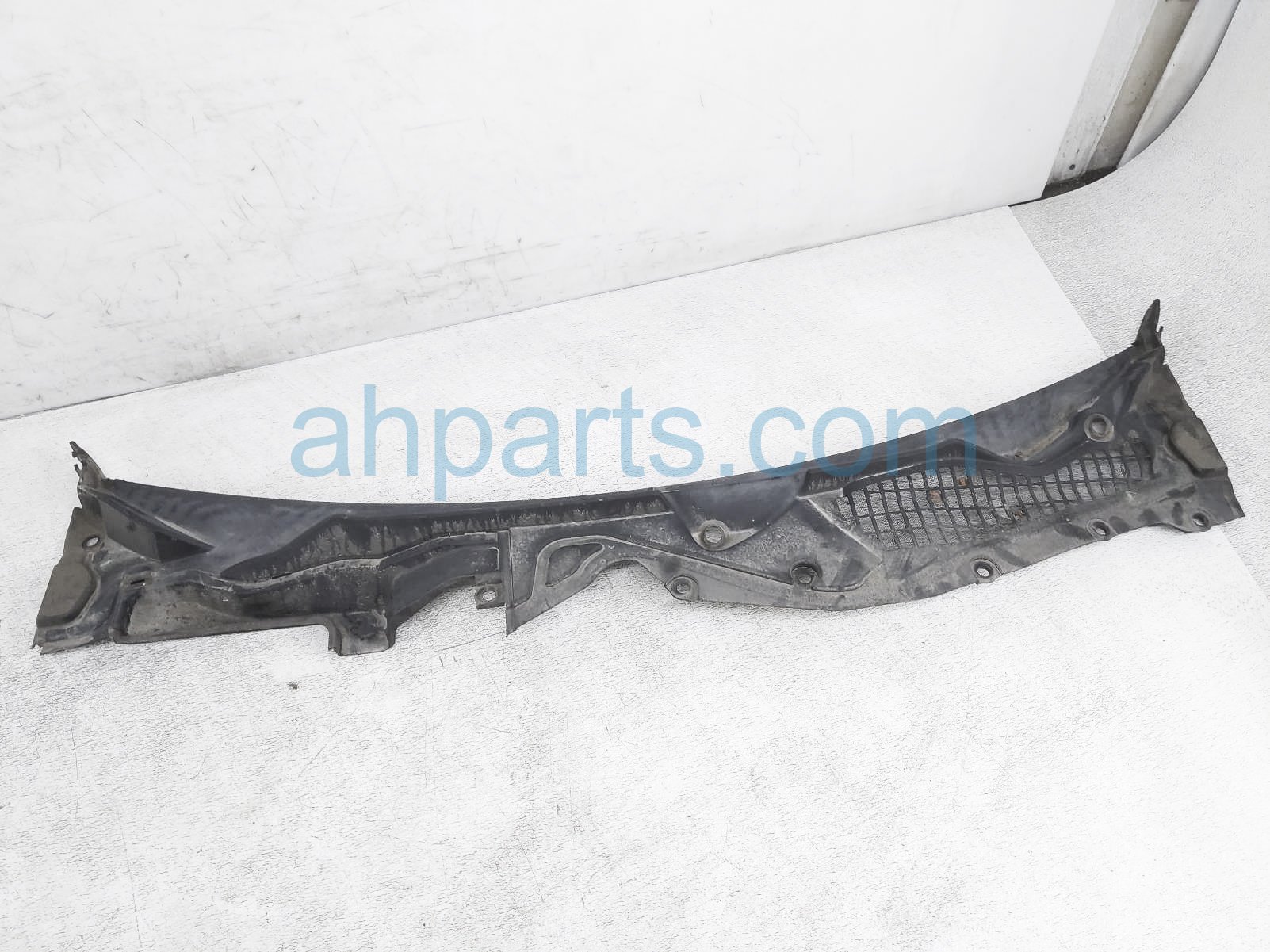 $65 Ford WINDSHIELD COWL ASSY $65 Ford WINDSHIELD COWL ASSY