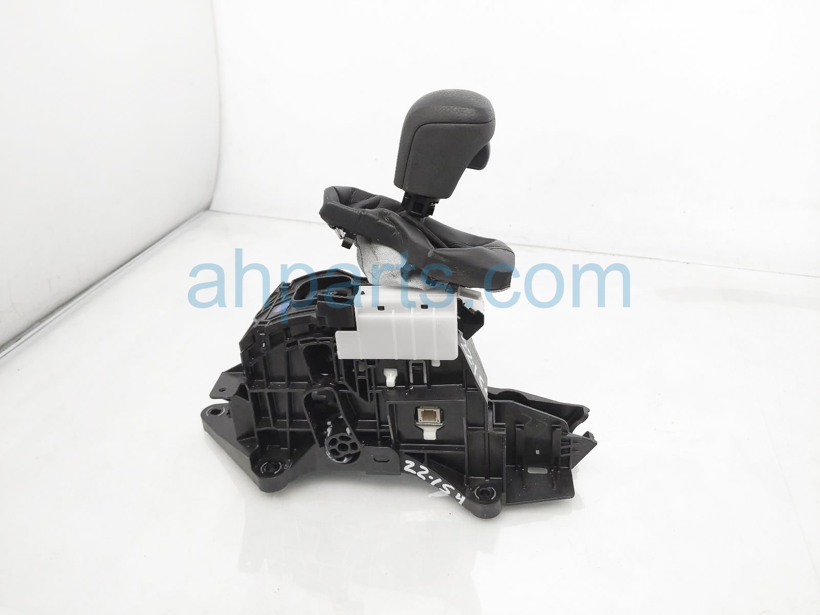 $70 Toyota SHIFTER / SELECTOR ASSY $70 Toyota SHIFTER / SELECTOR ASSY