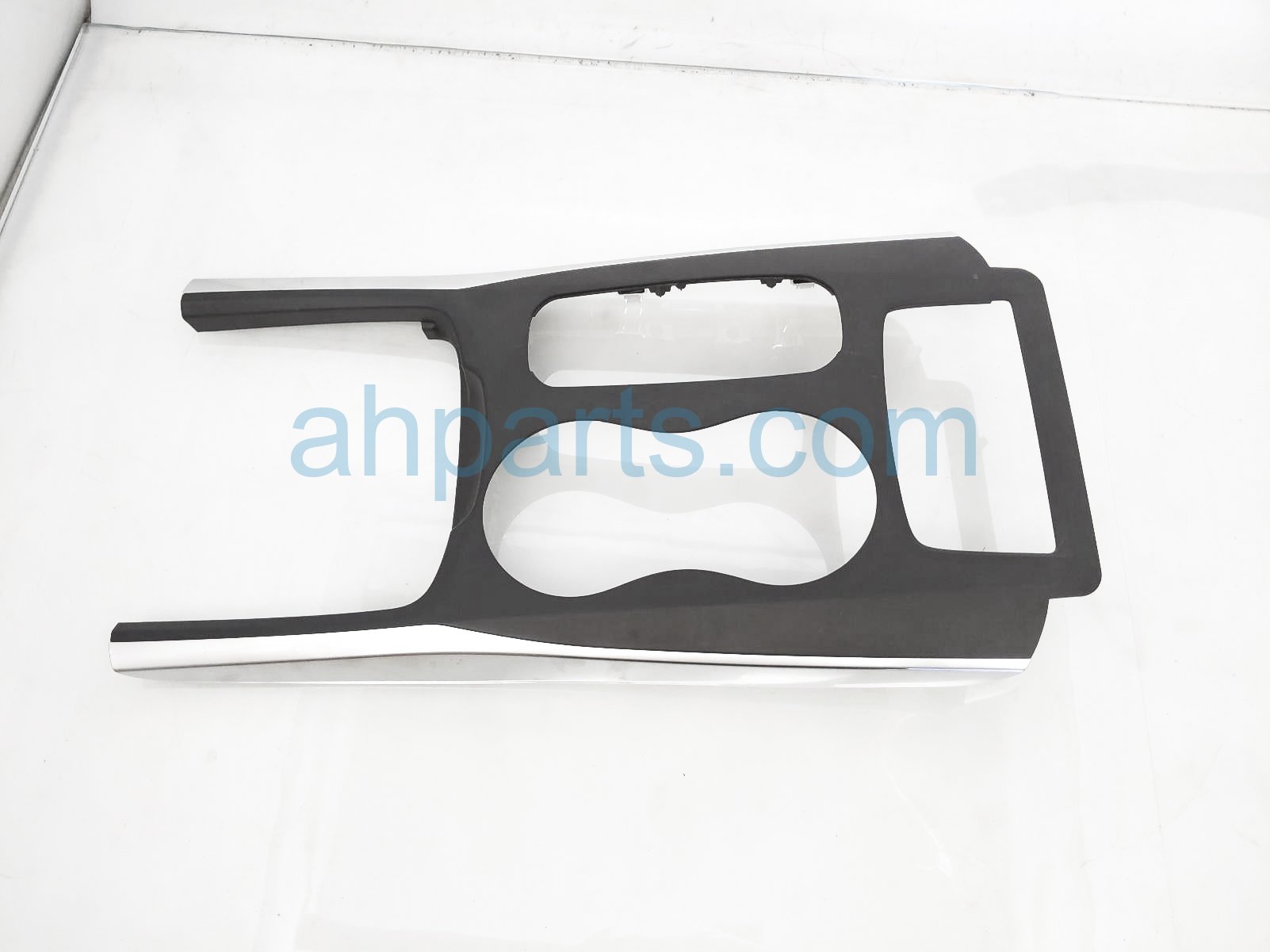 $45 Acura CENTER CONSOLE TRIM BEZEL - BLACK $45 Acura CENTER CONSOLE TRIM BEZEL - BLACK