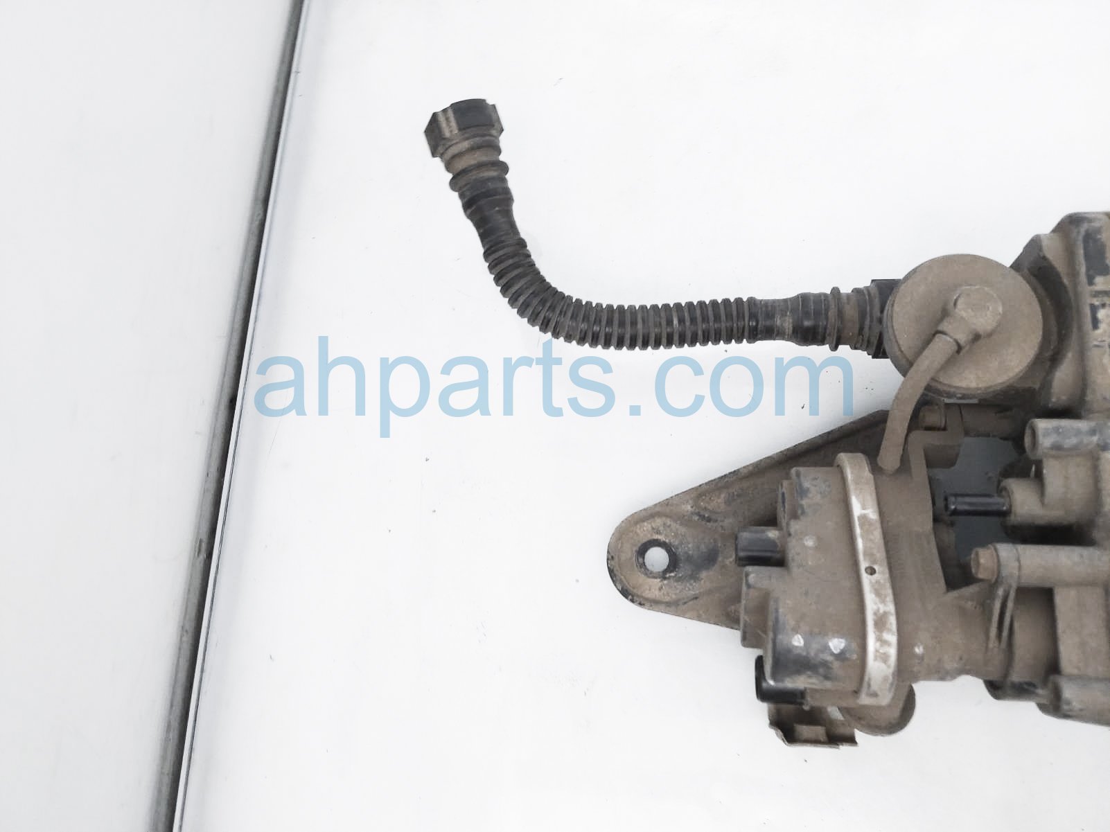 瓦 Sold 2008 Toyota Tacoma Fuel Charcoal Vapor Canister 77740