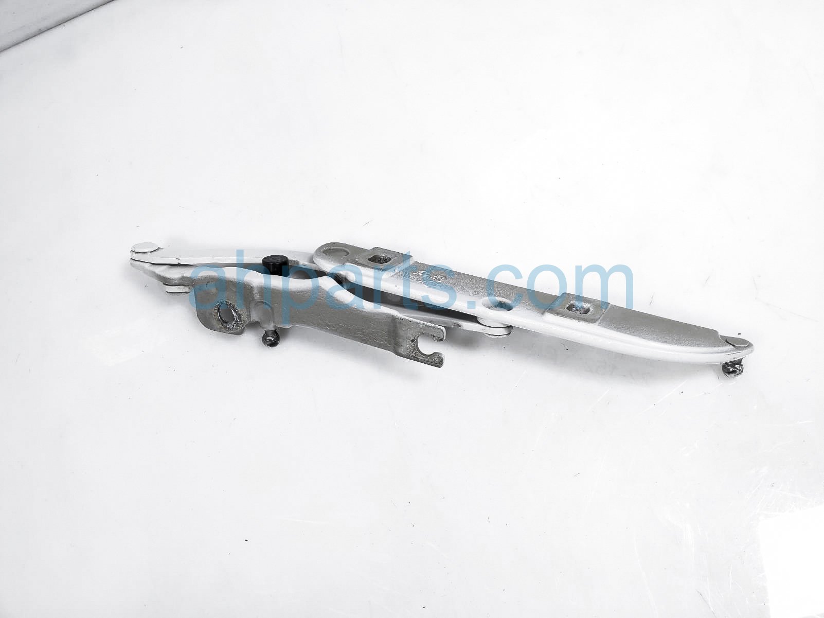 $12 BMW RH TRUNK HINGE $12 BMW RH TRUNK HINGE