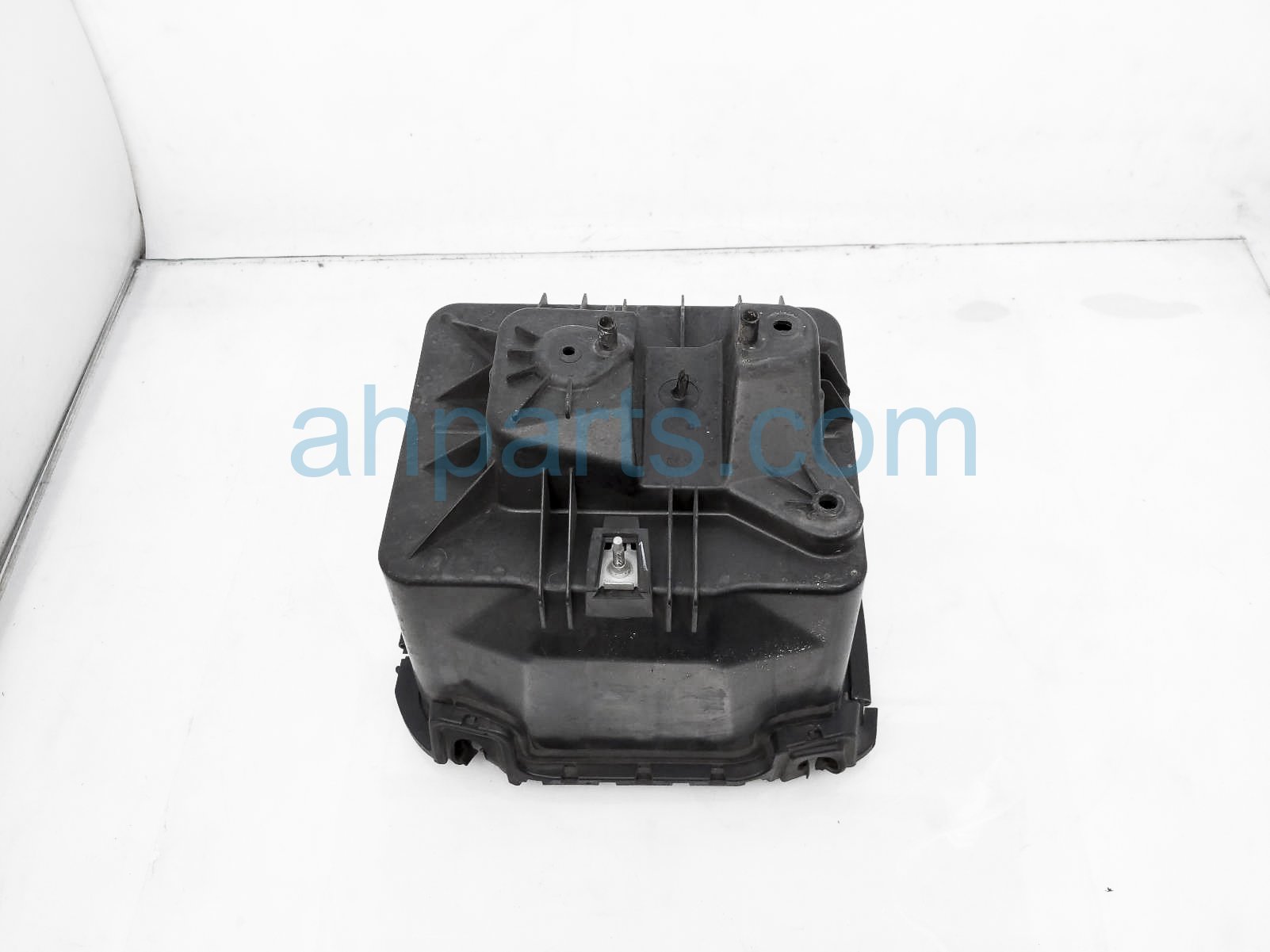 $30 Ford BATTERY BOX $30 Ford BATTERY BOX