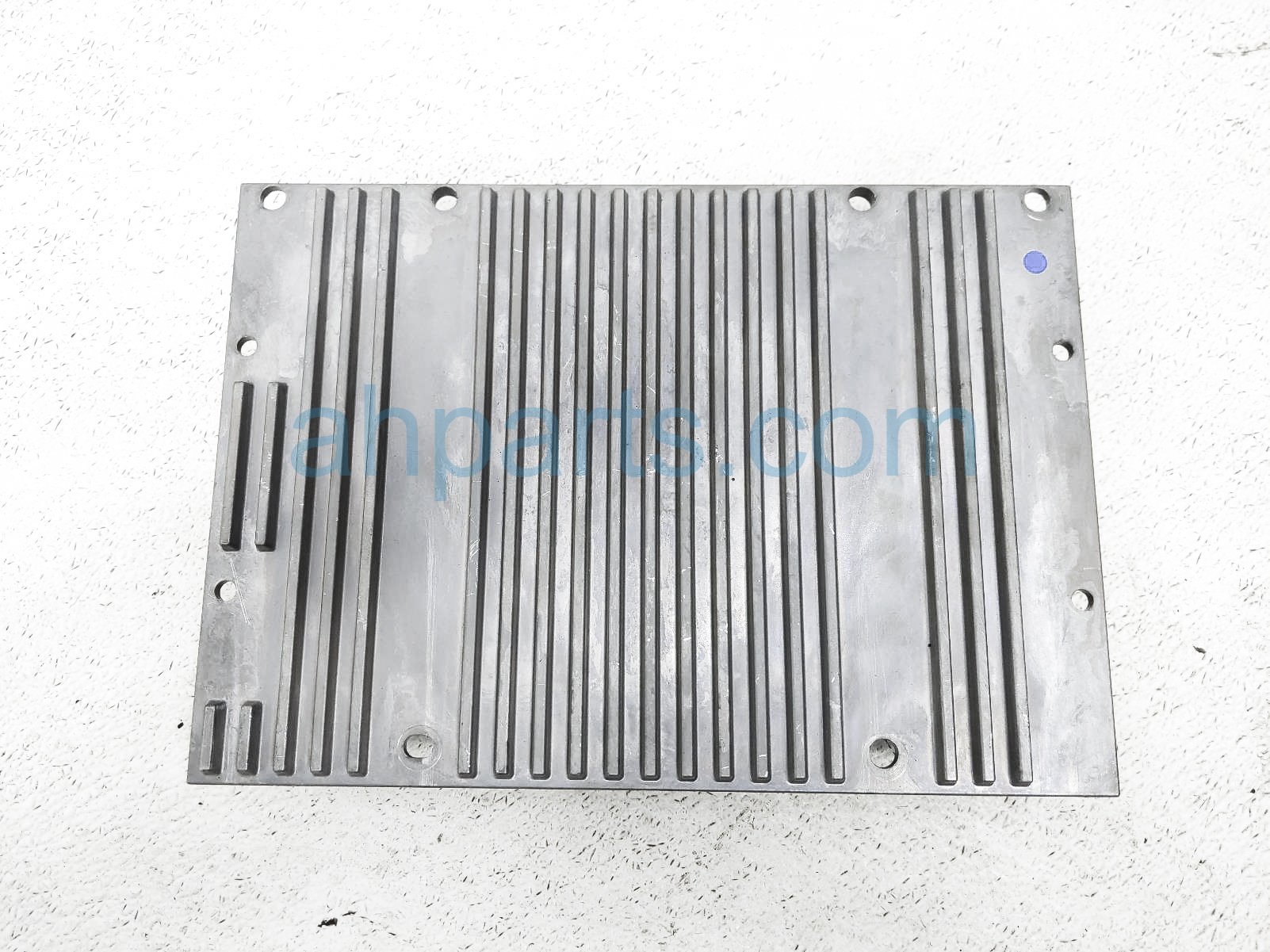 $50 Volvo AUDIO AMPLIFIER UNIT $50 Volvo AUDIO AMPLIFIER UNIT