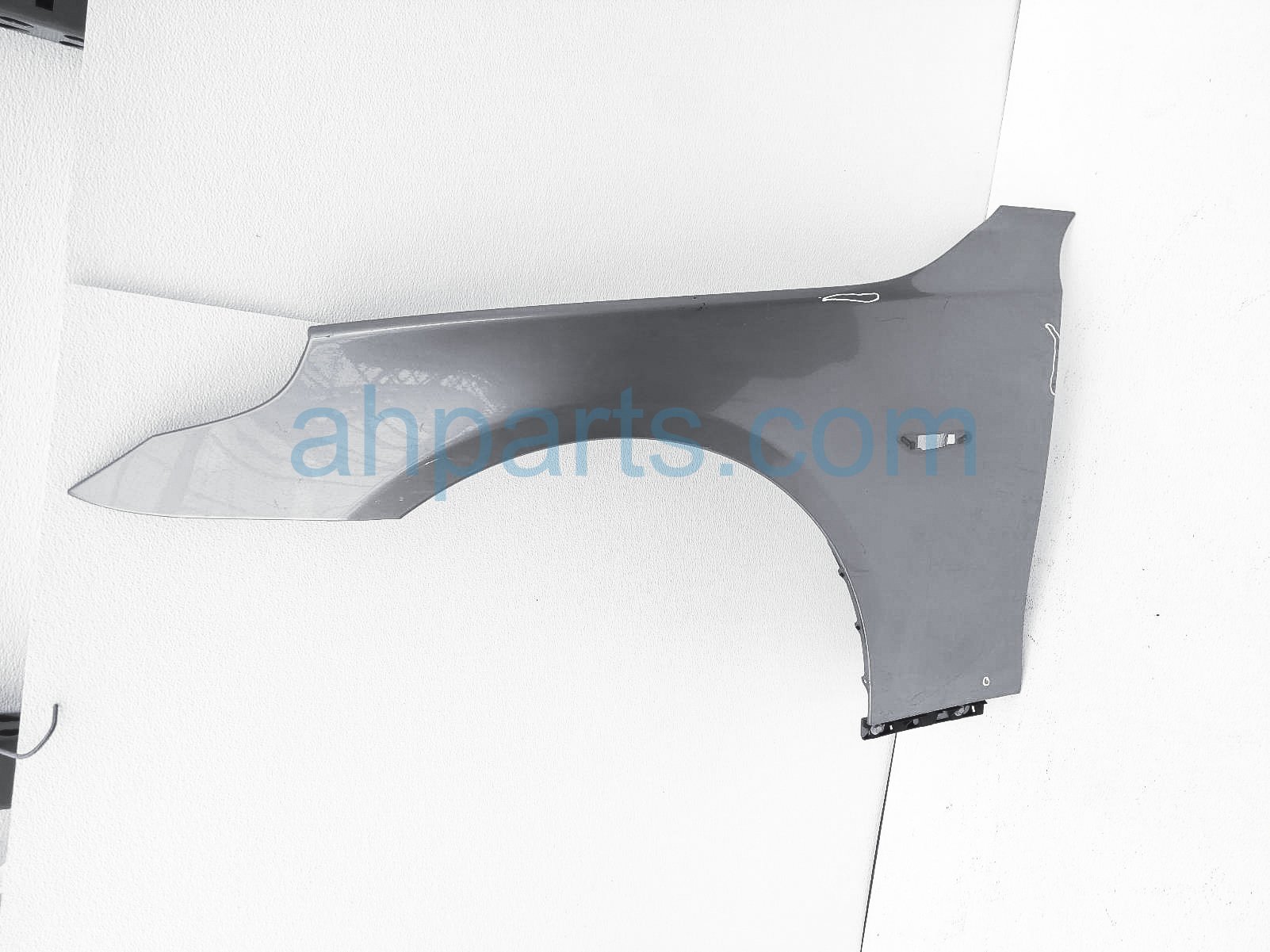 $69 BMW LH FENDER - GREY - NIQ $69 BMW LH FENDER - GREY - NIQ