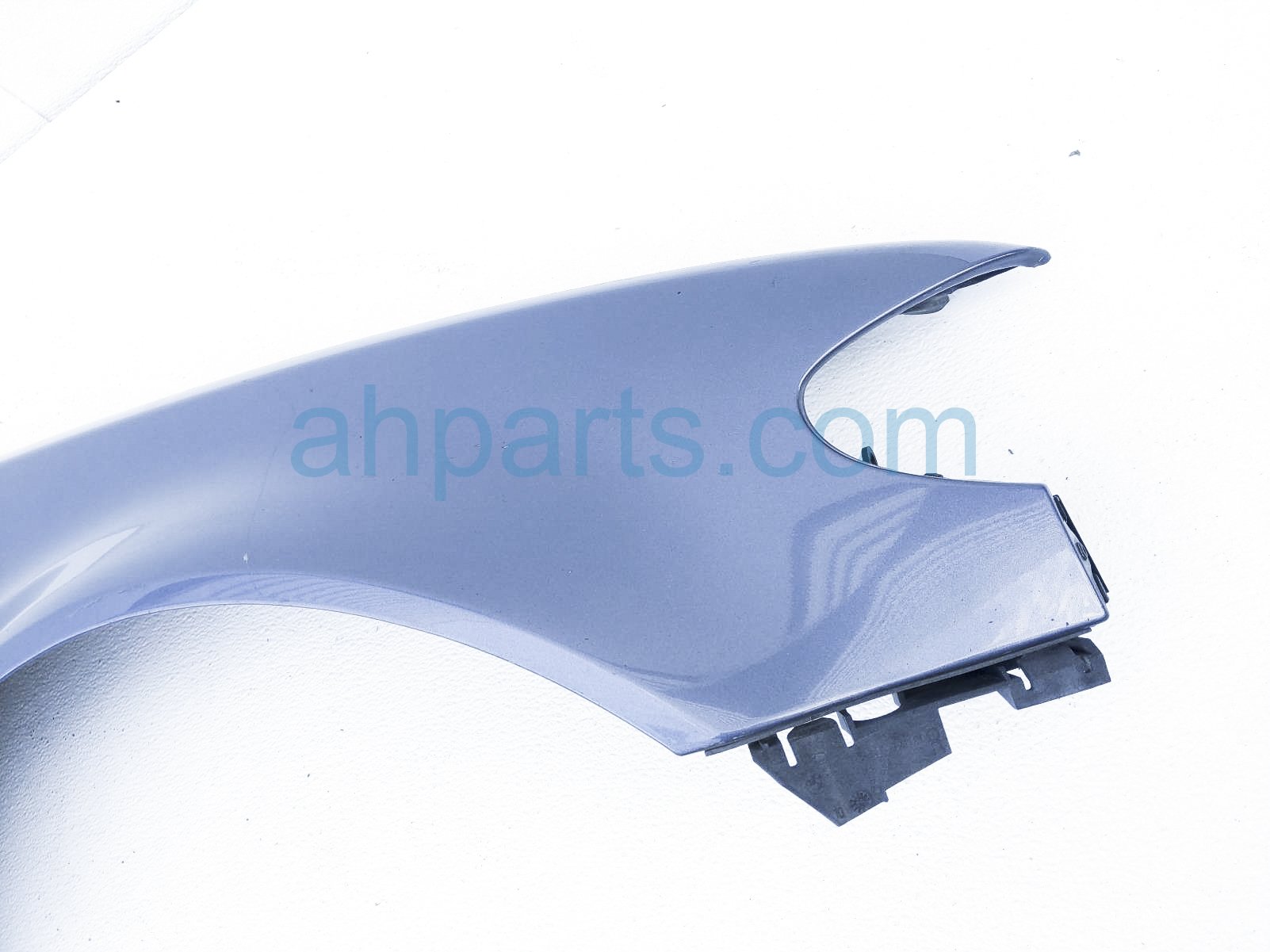2003 BMW 325i Front Passenger Fender Blue 41357042324,