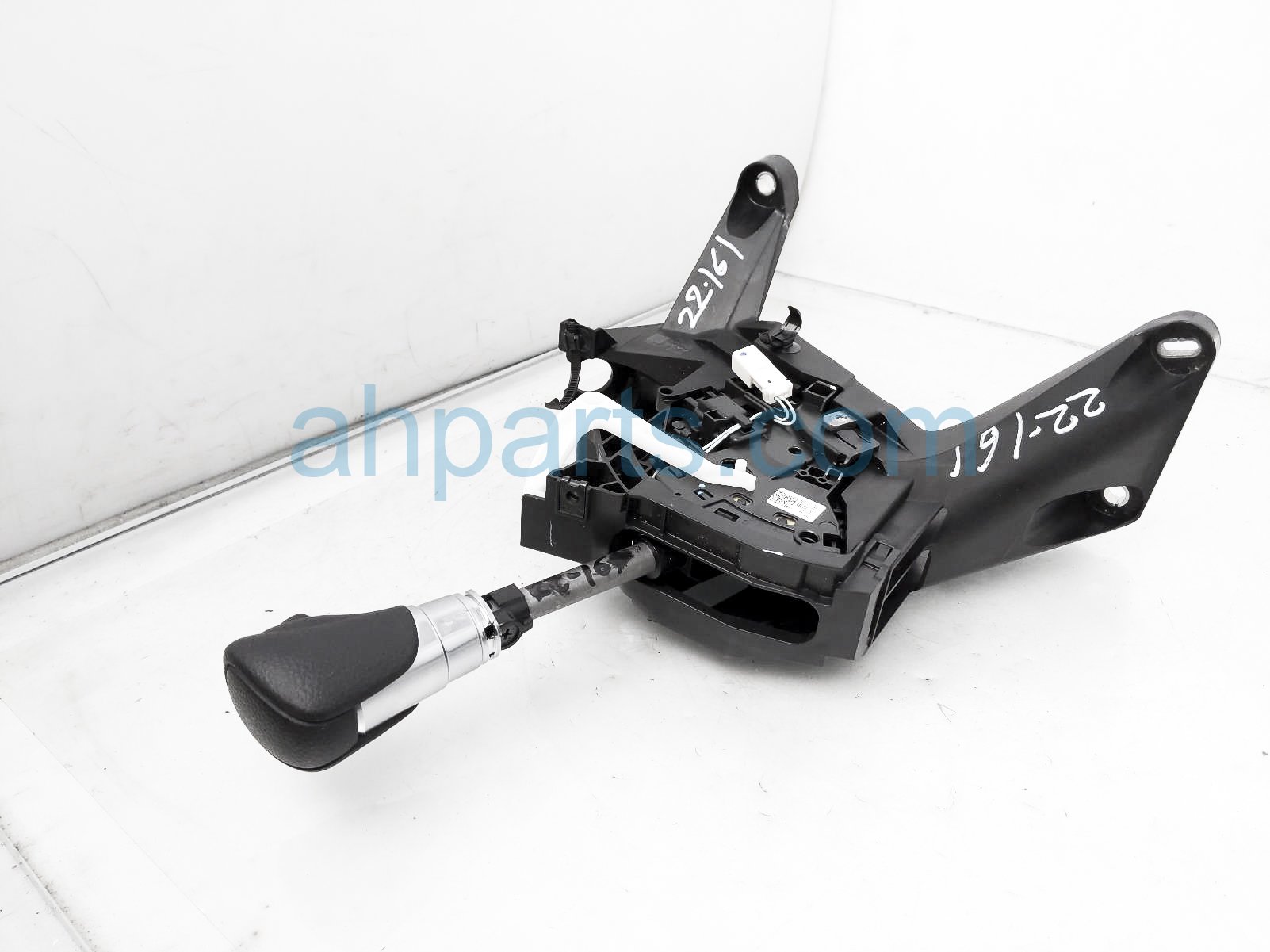 $65 Honda A/T FLOOR SHIFTER SELECT LEVER ASSY $65 Honda A/T FLOOR SHIFTER SELECT LEVER ASSY
