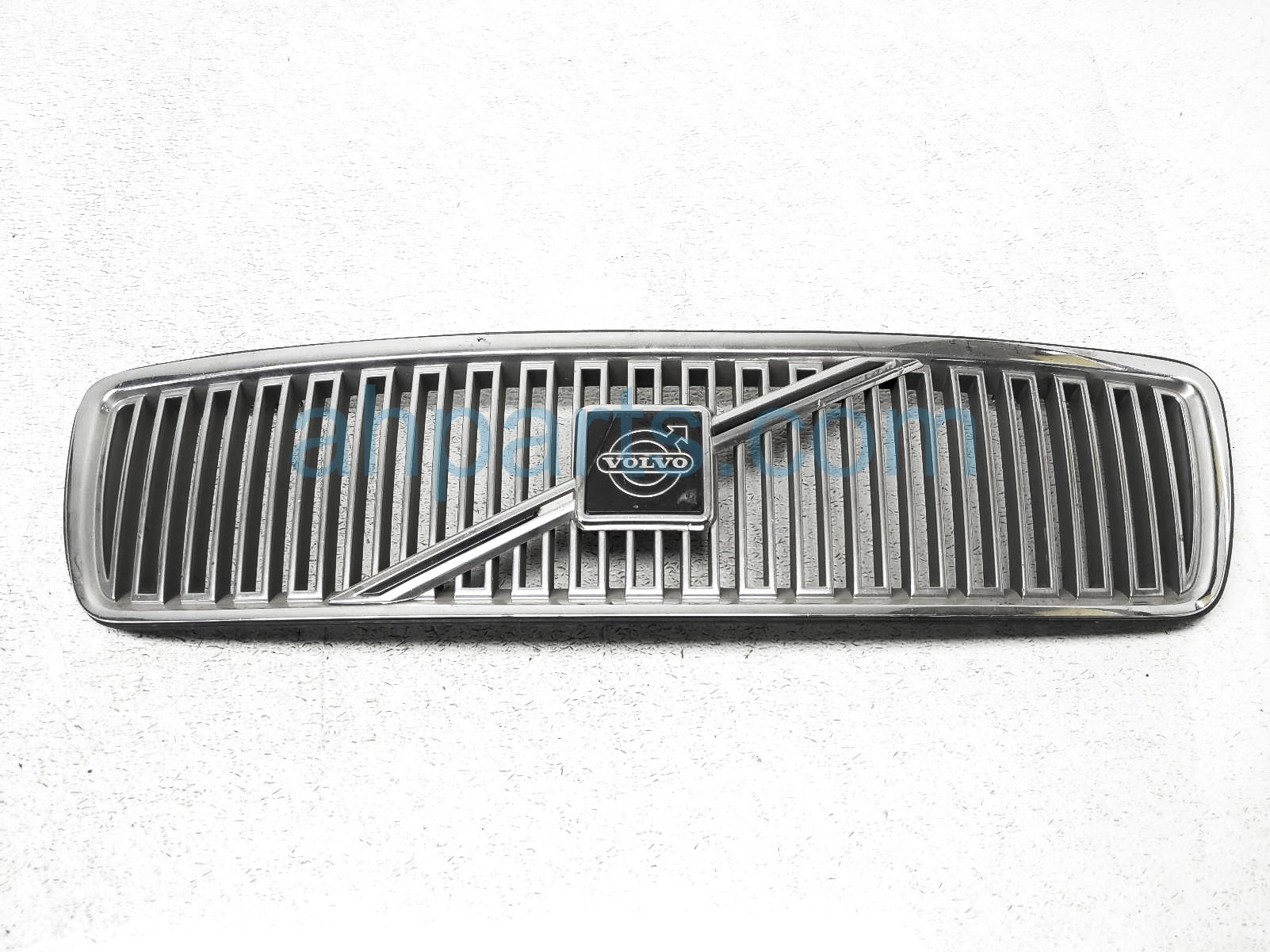 $45 Volvo FRONT GRILLE - CHROME/SILVER