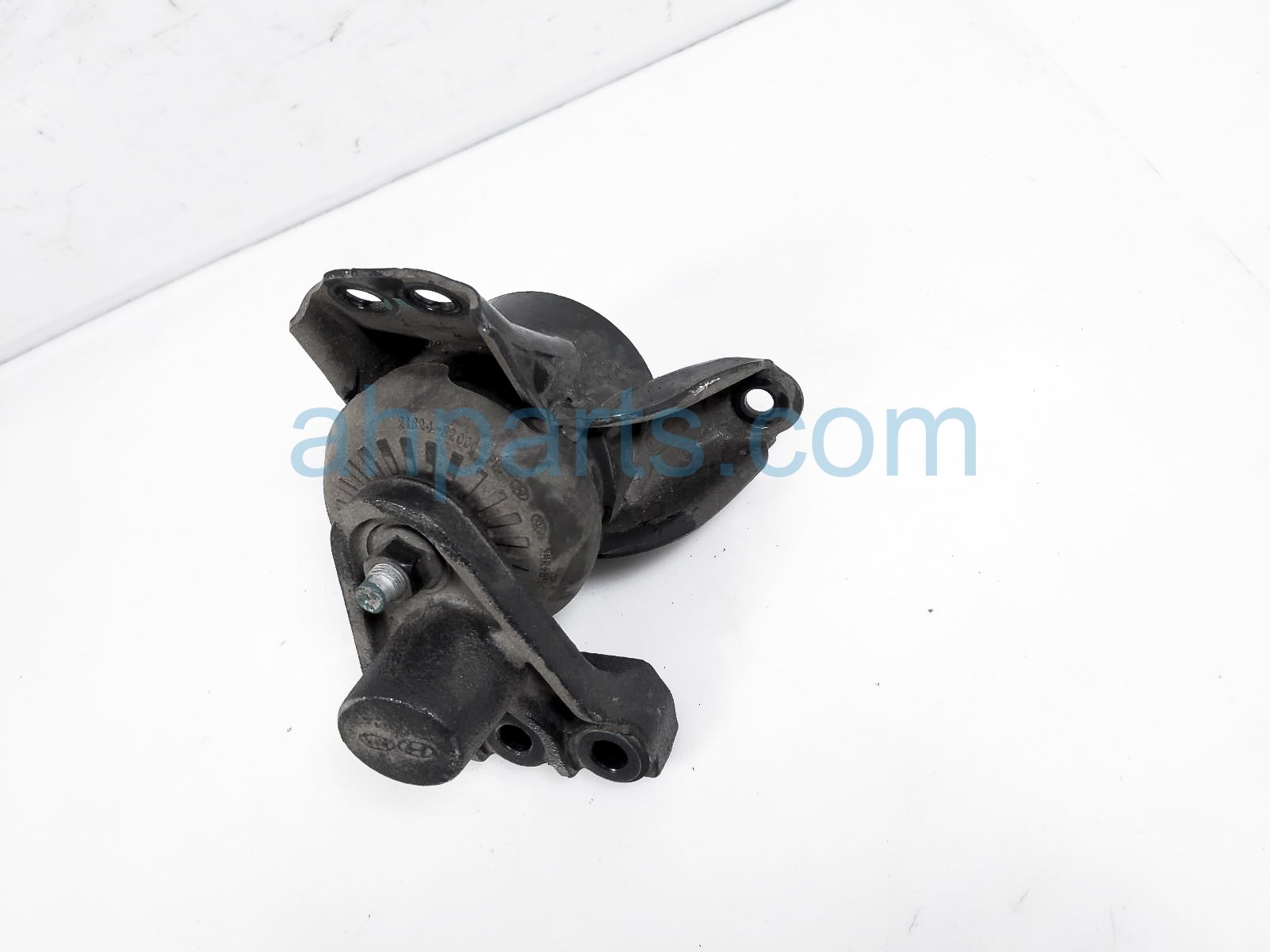$45 Kia RH ENGINE SIDE MOUNT - 2.0L FWD $45 Kia RH ENGINE SIDE MOUNT - 2.0L FWD