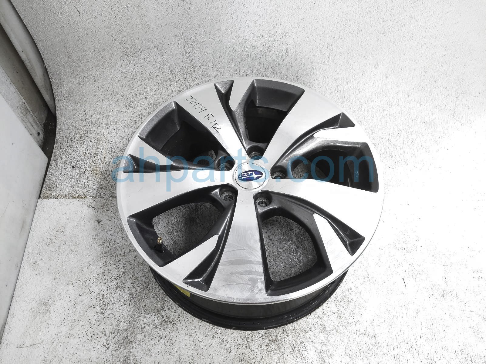 $150 Subaru RR/RH WHEEL / RIM $150 Subaru RR/RH WHEEL / RIM