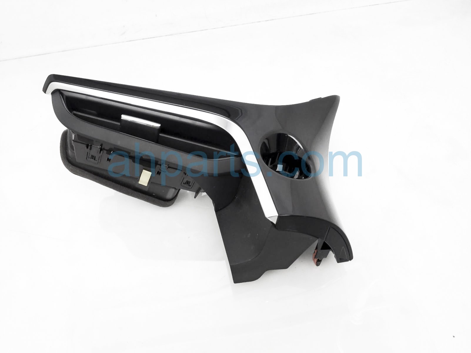 $40 Toyota LH DASH CENTER TRIM BEZEL - BLACK $40 Toyota LH DASH CENTER TRIM BEZEL - BLACK