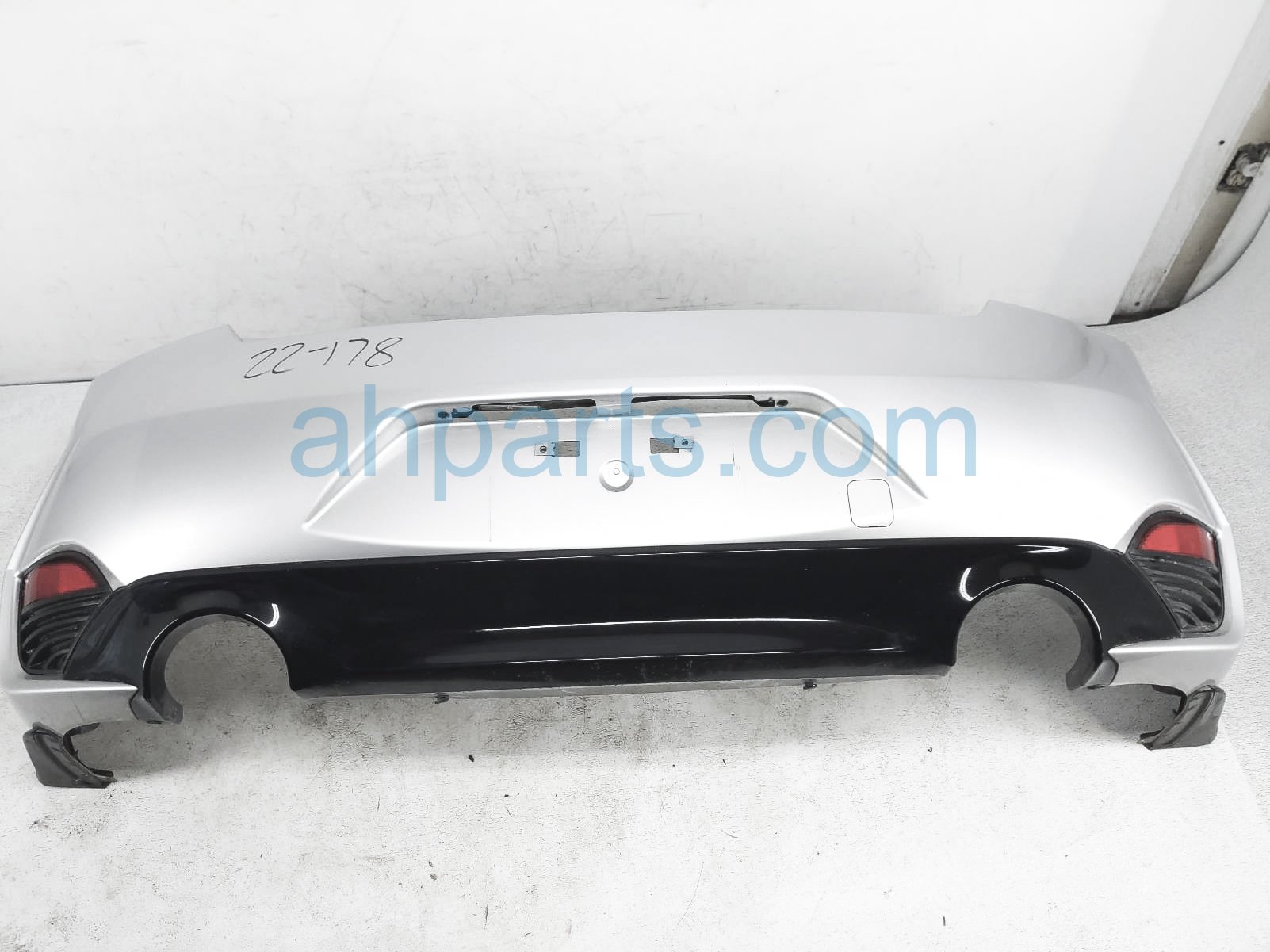 $599 Infiniti REAR BUMPER COVER - SILVER $599 Infiniti REAR BUMPER COVER - SILVER