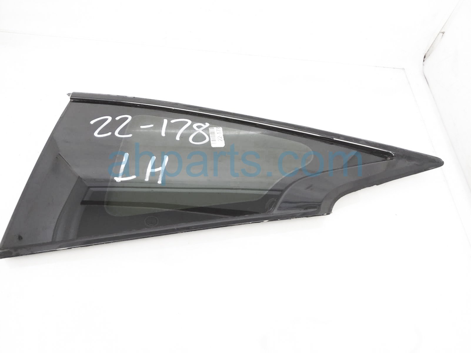 $200 Infiniti LH QUARTER WINDOW GLASS $200 Infiniti LH QUARTER WINDOW GLASS