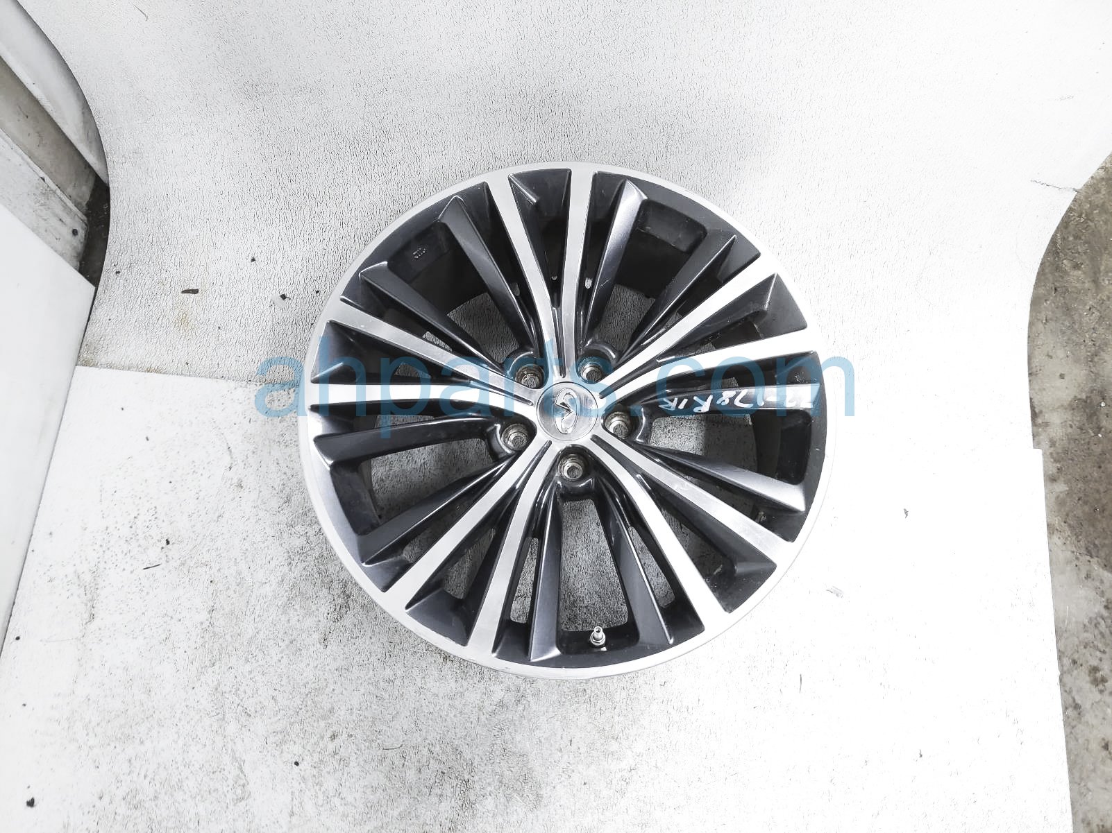 $450 Infiniti RR/RH WHEEL / RIM $450 Infiniti RR/RH WHEEL / RIM