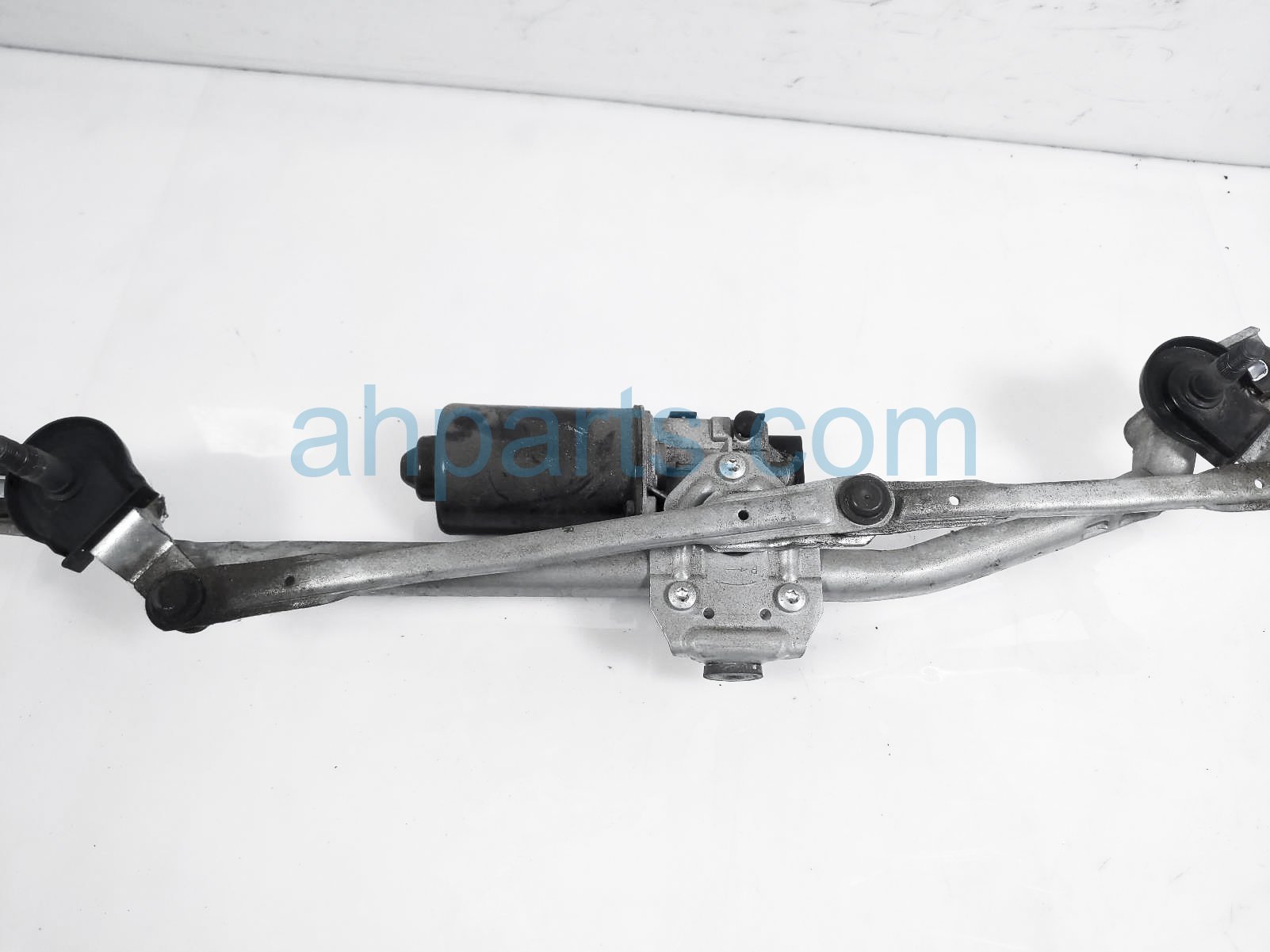 $49 Hyundai FRONT WINDSHIELD WIPER MOTOR ASSY $49 Hyundai FRONT WINDSHIELD WIPER MOTOR ASSY