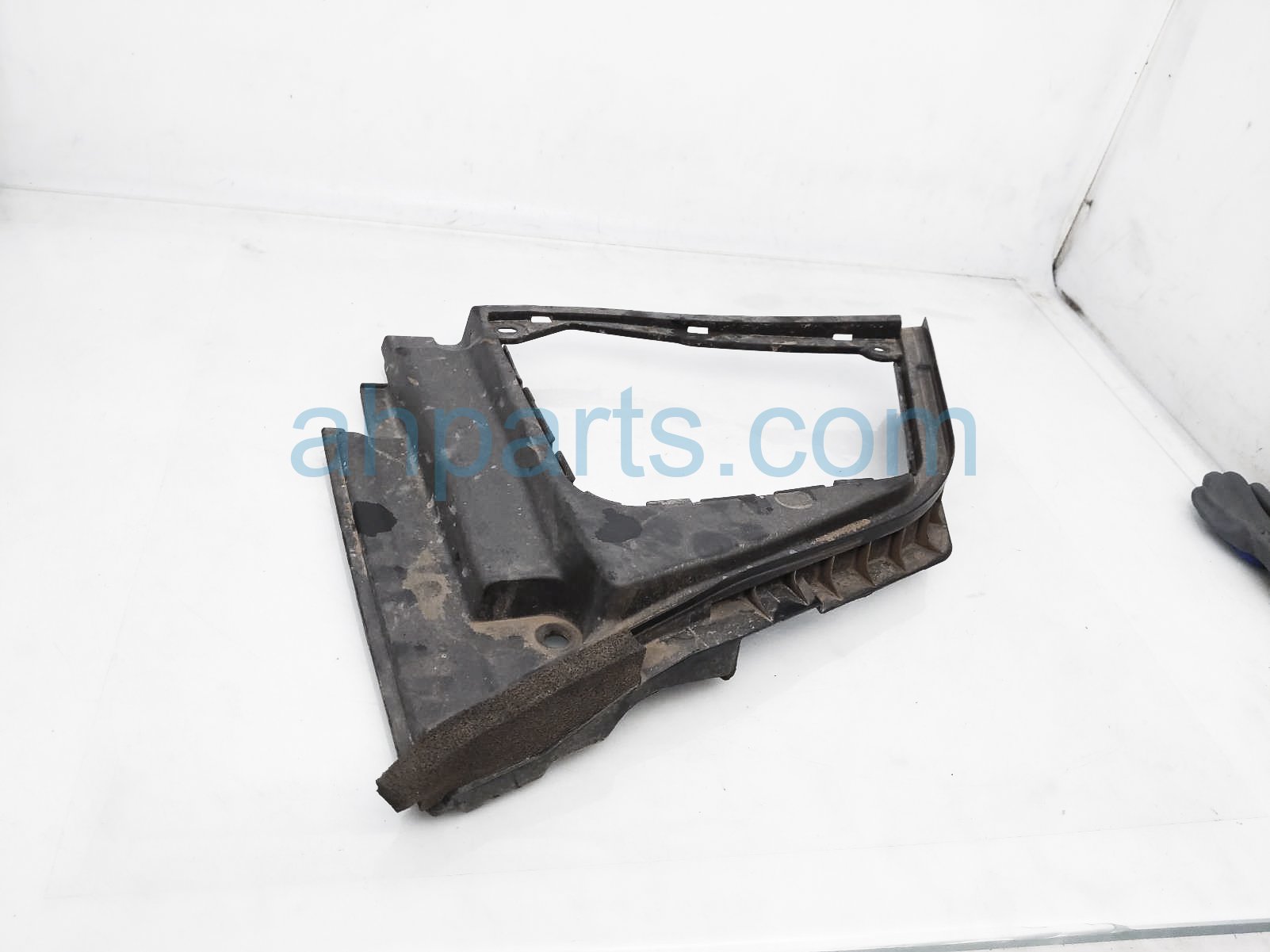 $30 Infiniti RH ENGINE ROOM BATTERY COVER $30 Infiniti RH ENGINE ROOM BATTERY COVER