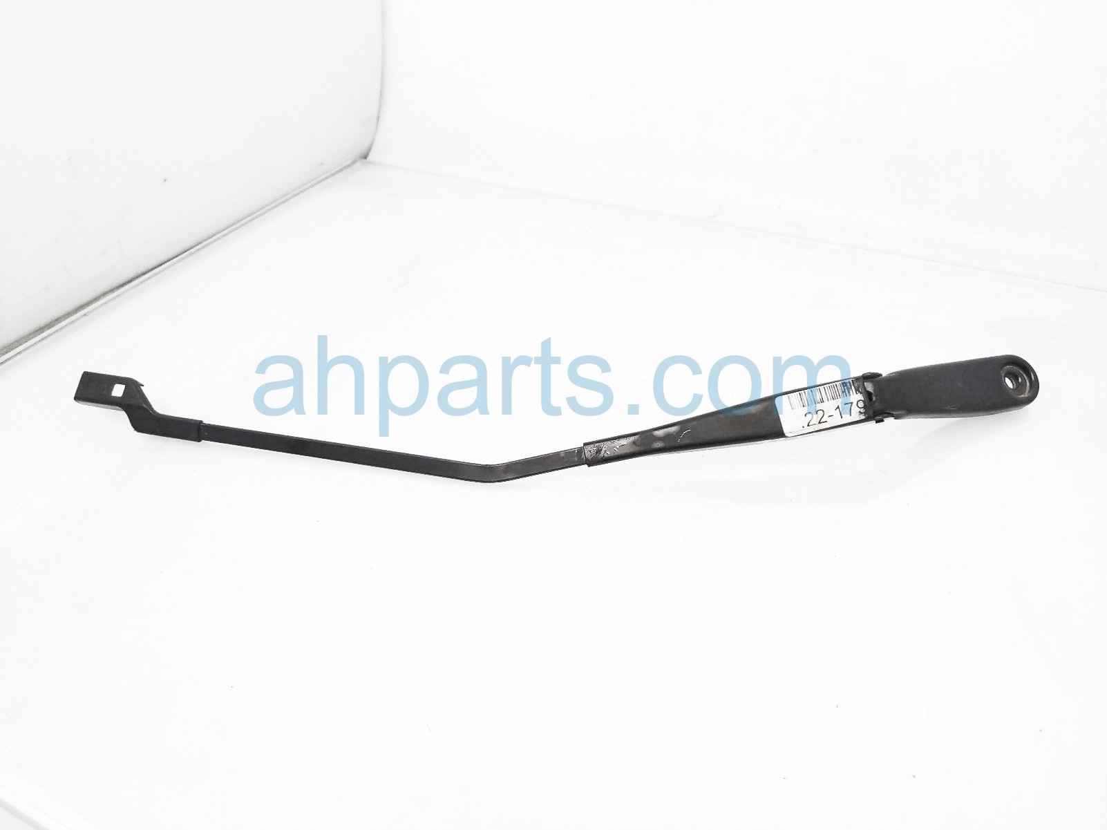 $15 Volvo RH WINDSHIELD WIPER ARM $15 Volvo RH WINDSHIELD WIPER ARM