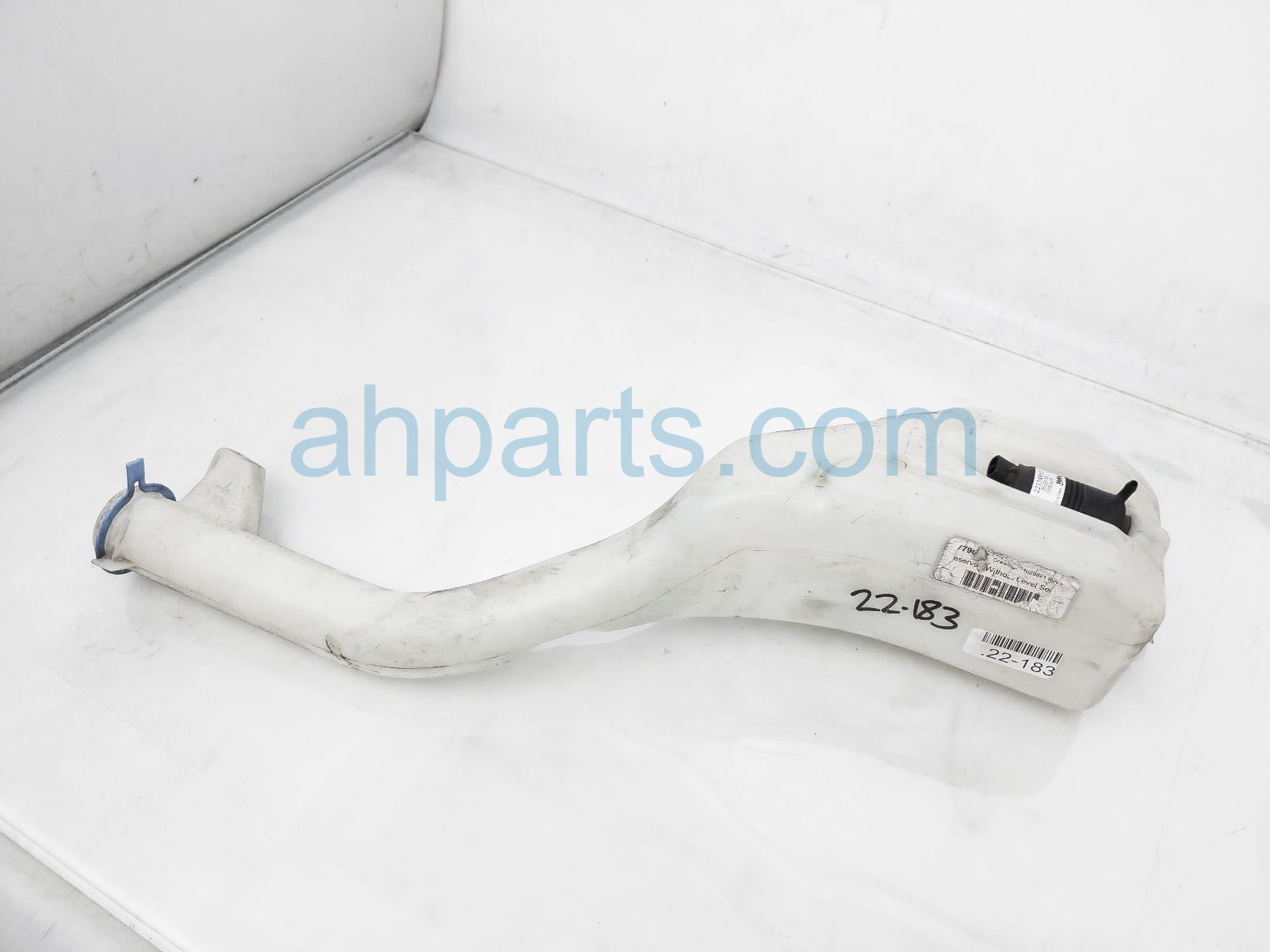 $40 Nissan WINDSHIELD WASHER RESERVOIR TANK $40 Nissan WINDSHIELD WASHER RESERVOIR TANK