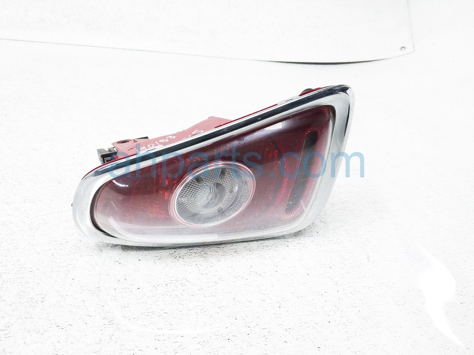 $50 BMW LH TAIL LAMP / LIGHT (ON BODY)-NOTES