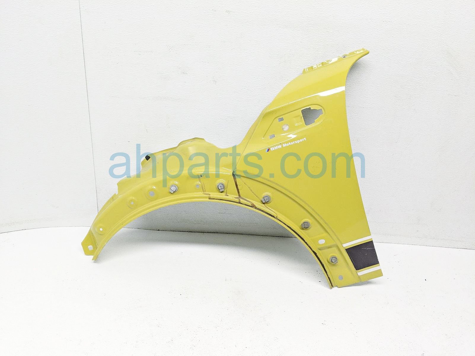 $50 BMW LH FENDER YELLOW $50 BMW LH FENDER YELLOW