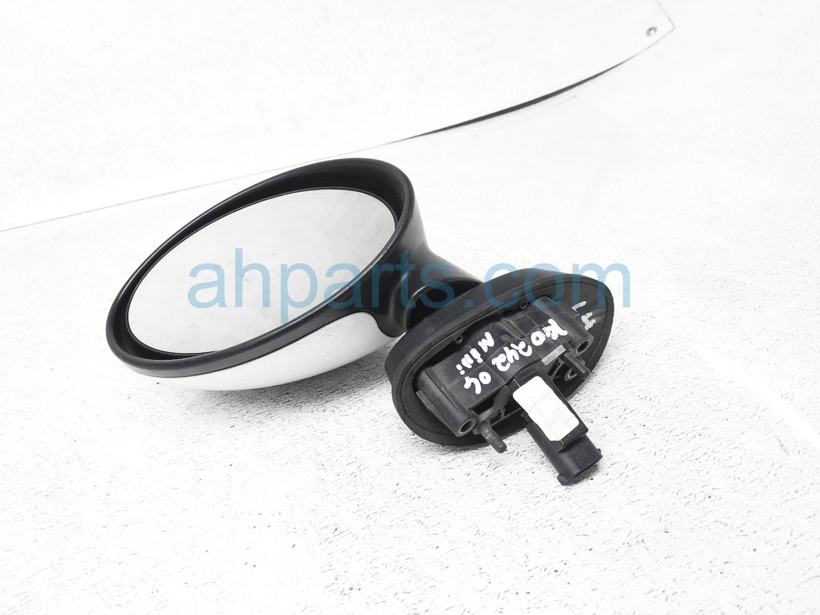 $50 BMW LH SIDE VIEW MIRROR - WHITE $50 BMW LH SIDE VIEW MIRROR - WHITE