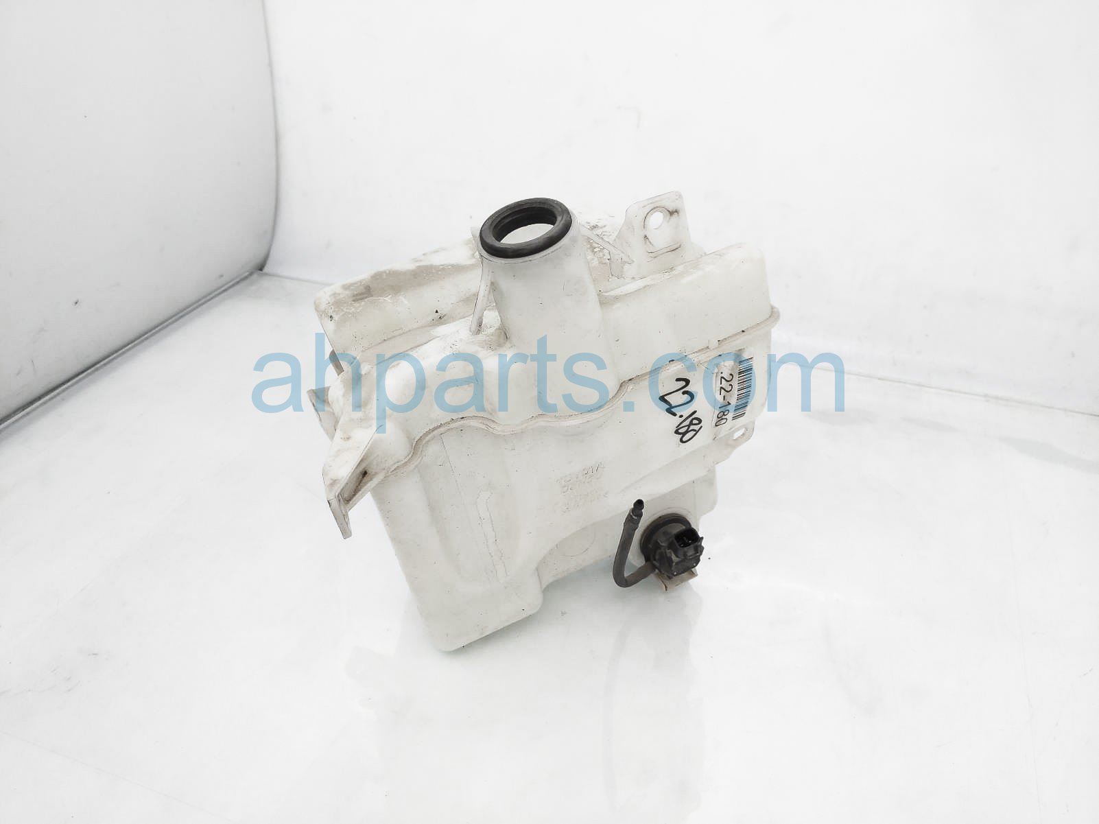 $74 Toyota WINDSHIELD WASHER RESERVOIR TANK* $74 Toyota WINDSHIELD WASHER RESERVOIR TANK*