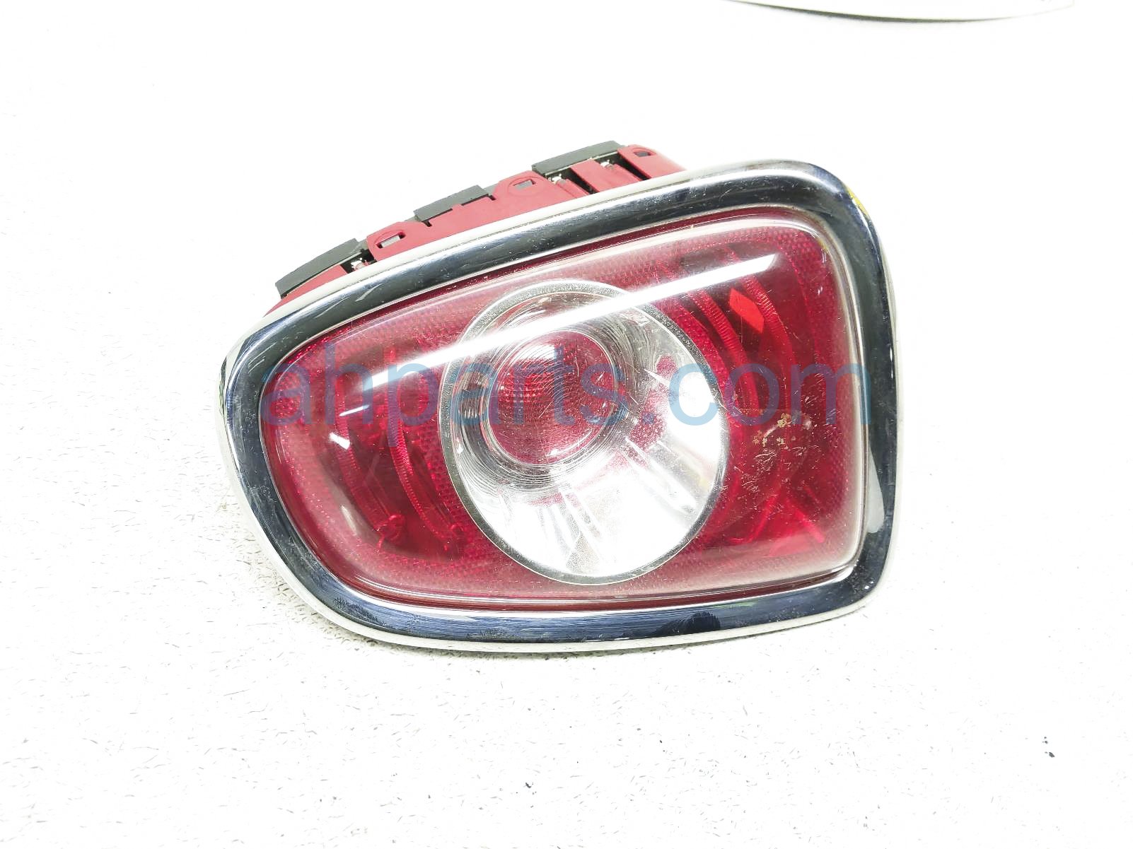 $80 BMW RH TAIL LAMP (ON BODY) - NOTES