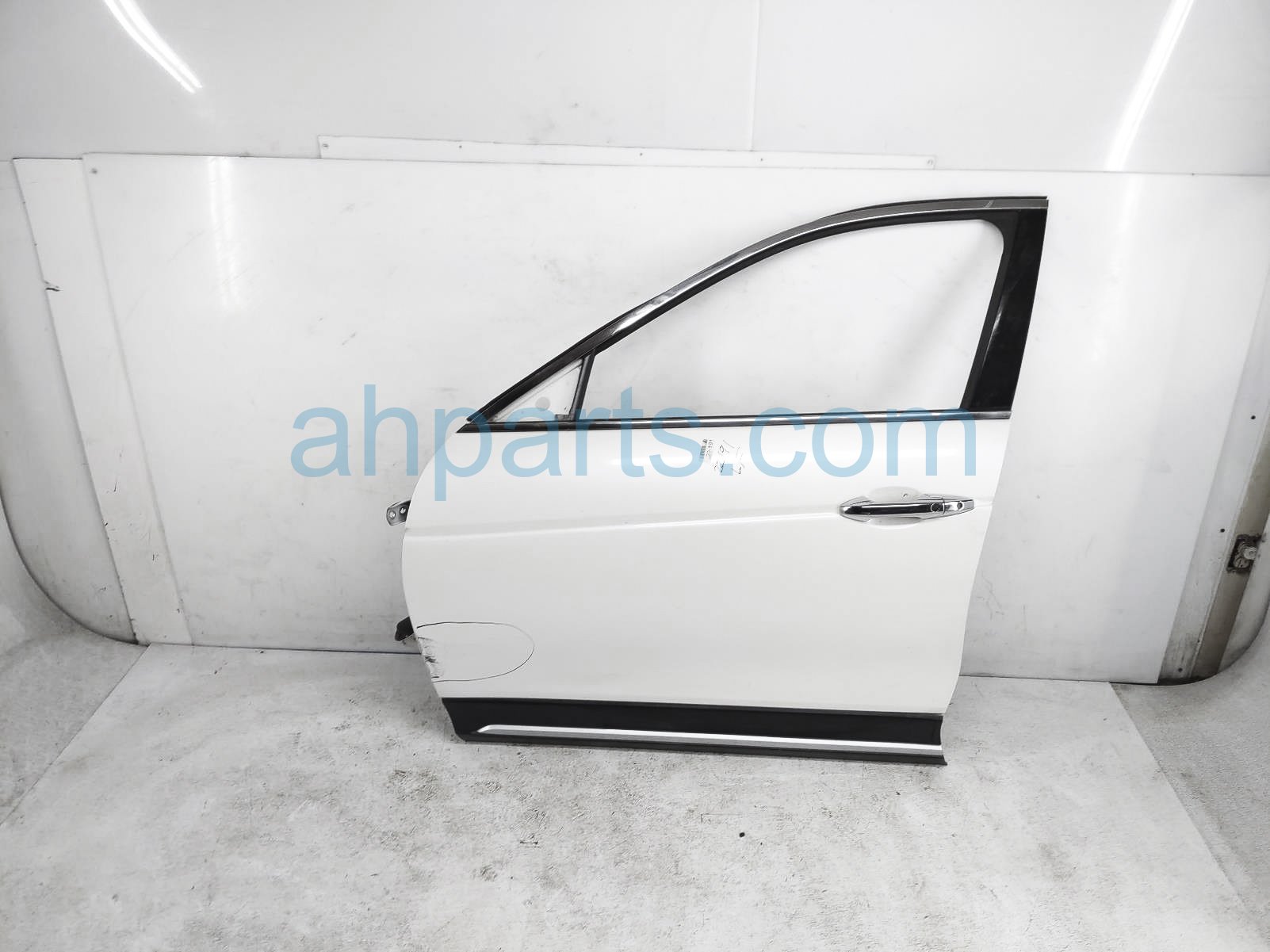 $299 Honda FR/LH DOOR - WHITE - NO MIRROR/TRIM* $299 Honda FR/LH DOOR - WHITE - NO MIRROR/TRIM*