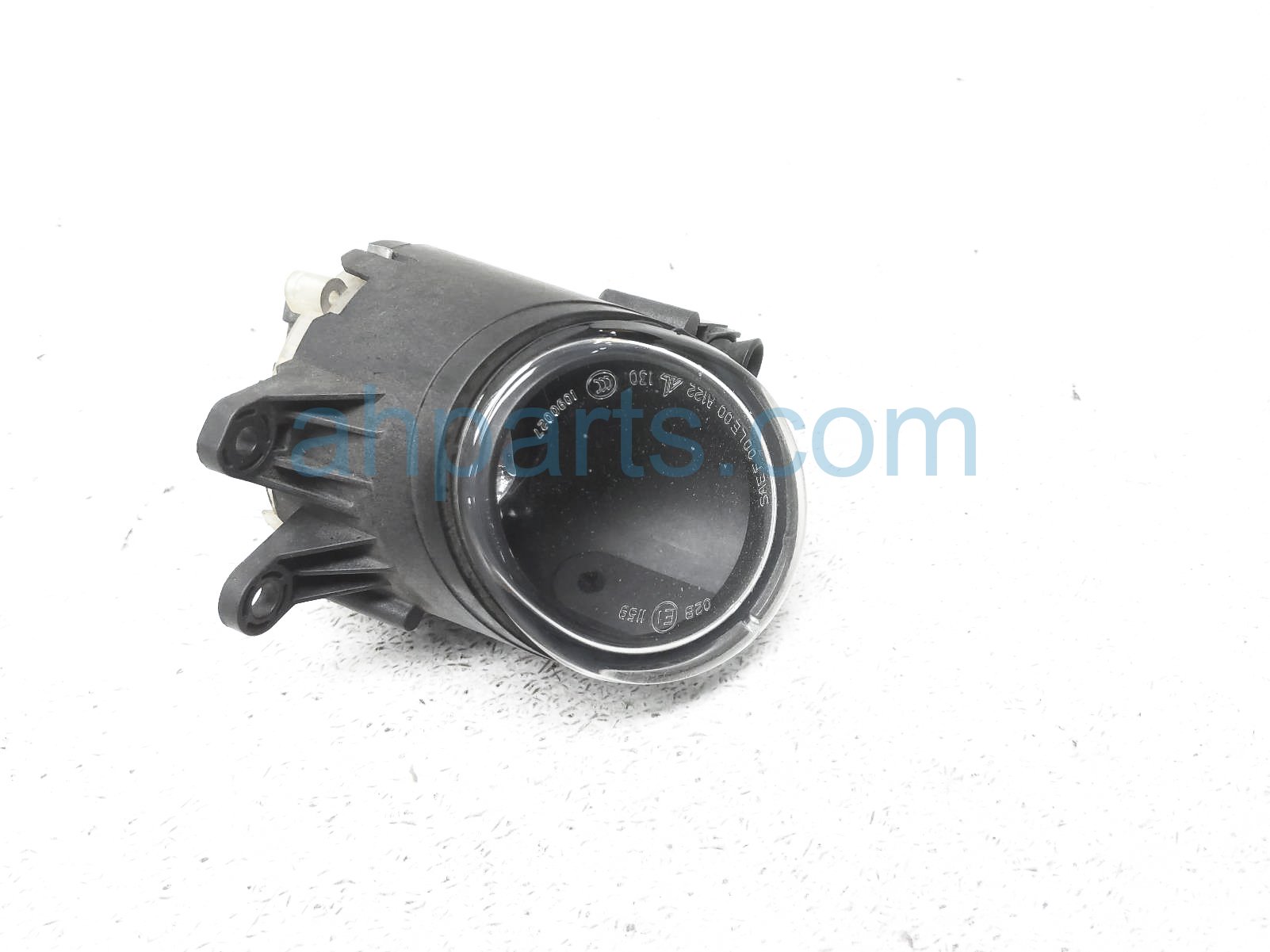 $45 Volvo LH FOG LAMP / LIGHT - NOTES $45 Volvo LH FOG LAMP / LIGHT - NOTES