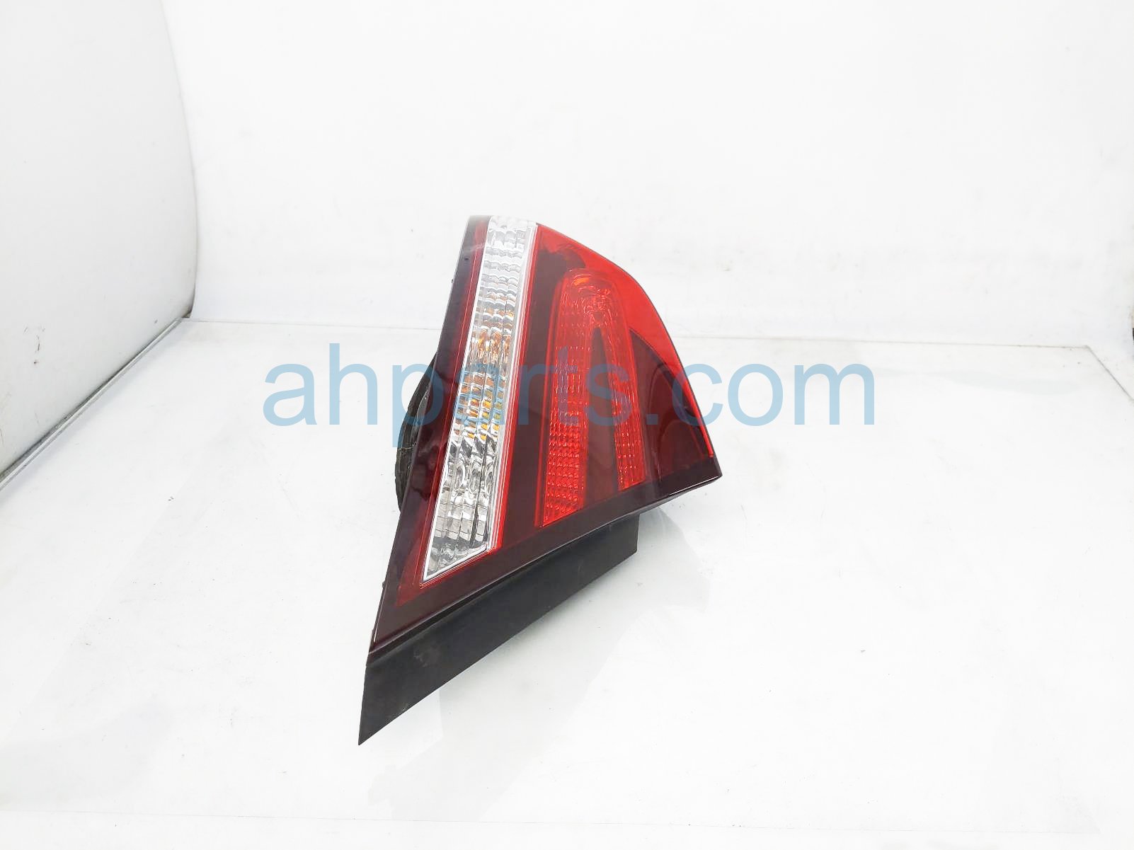 Honda Accord 2008-2012 Driver Side Tail Light - Replacement Left LH Taillight Assembly With Bulb
