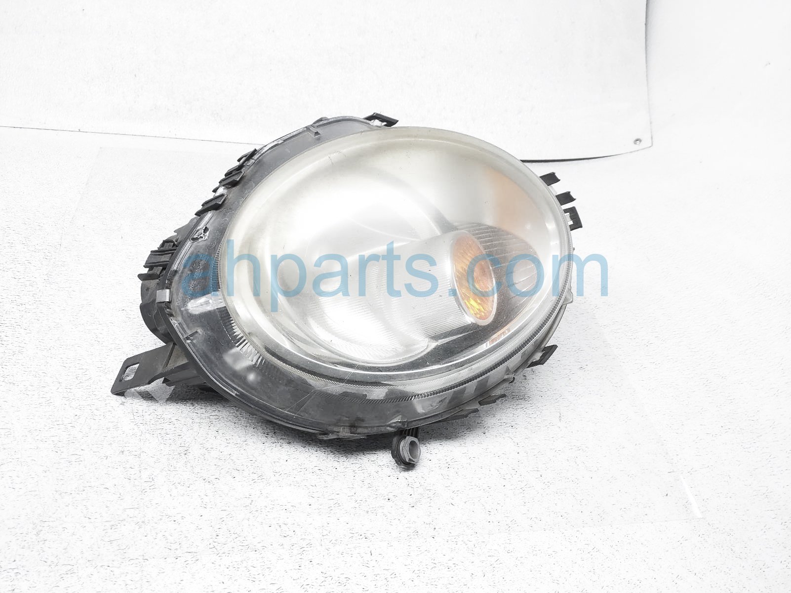 $60 BMW LH HEAD LAMP / LIGHT - HAZY LENS $60 BMW LH HEAD LAMP / LIGHT - HAZY LENS