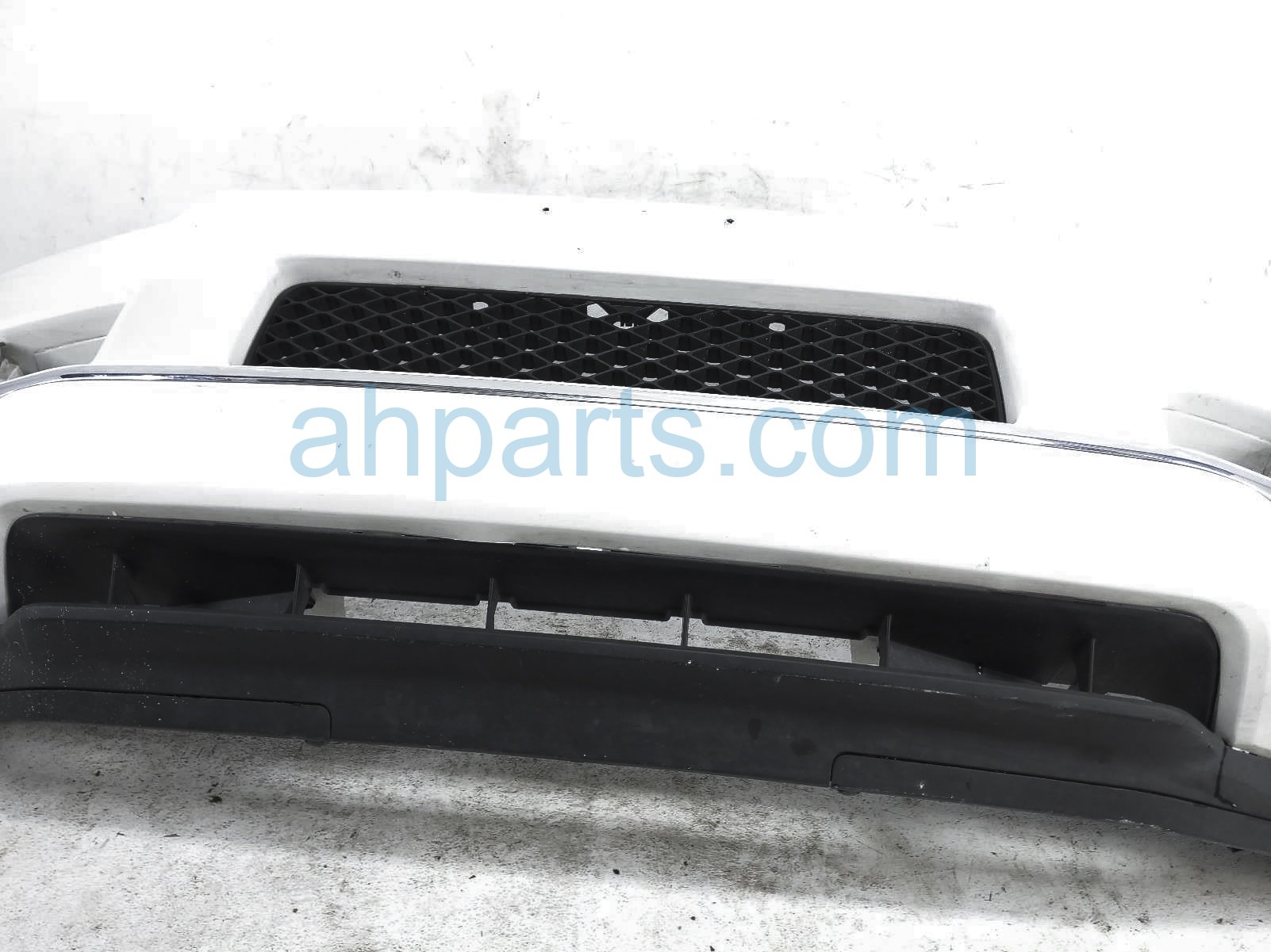 Sold 2011 Toyota 4 Runner Front Bumper Cover - White 52119-35909