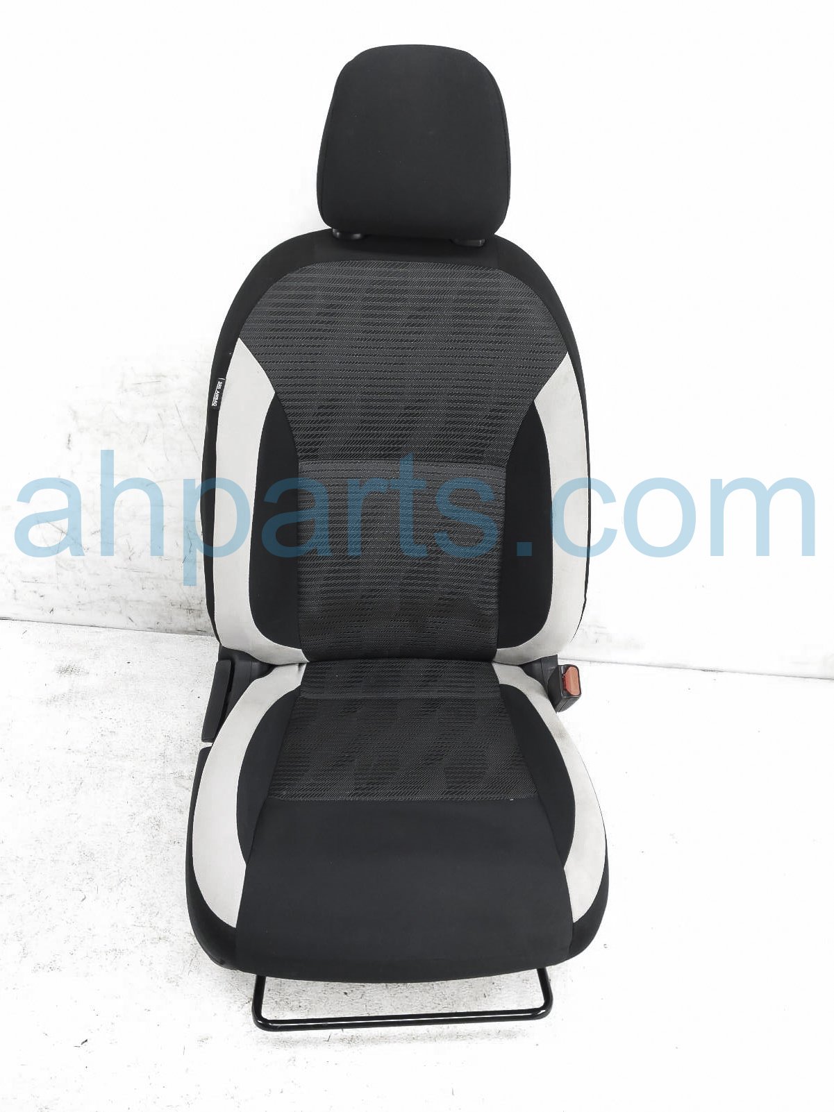 $199 Nissan FR/RH SEAT - BLACK - W/ AIRBAG $199 Nissan FR/RH SEAT - BLACK - W/ AIRBAG