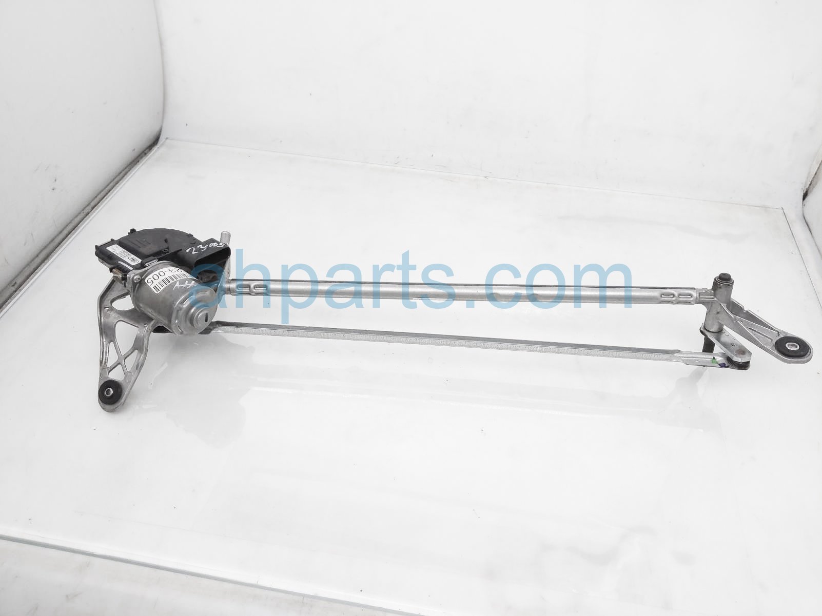 $65 Ford FRONT WINDSHIELD WIPER MOTOR $65 Ford FRONT WINDSHIELD WIPER MOTOR