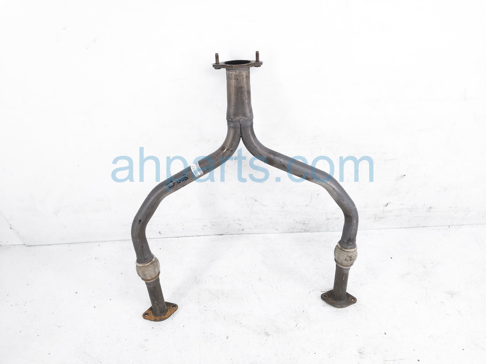 $90 Infiniti FRONT EXHAUST Y PIPE ASSY - 3.0L $90 Infiniti FRONT EXHAUST Y PIPE ASSY - 3.0L