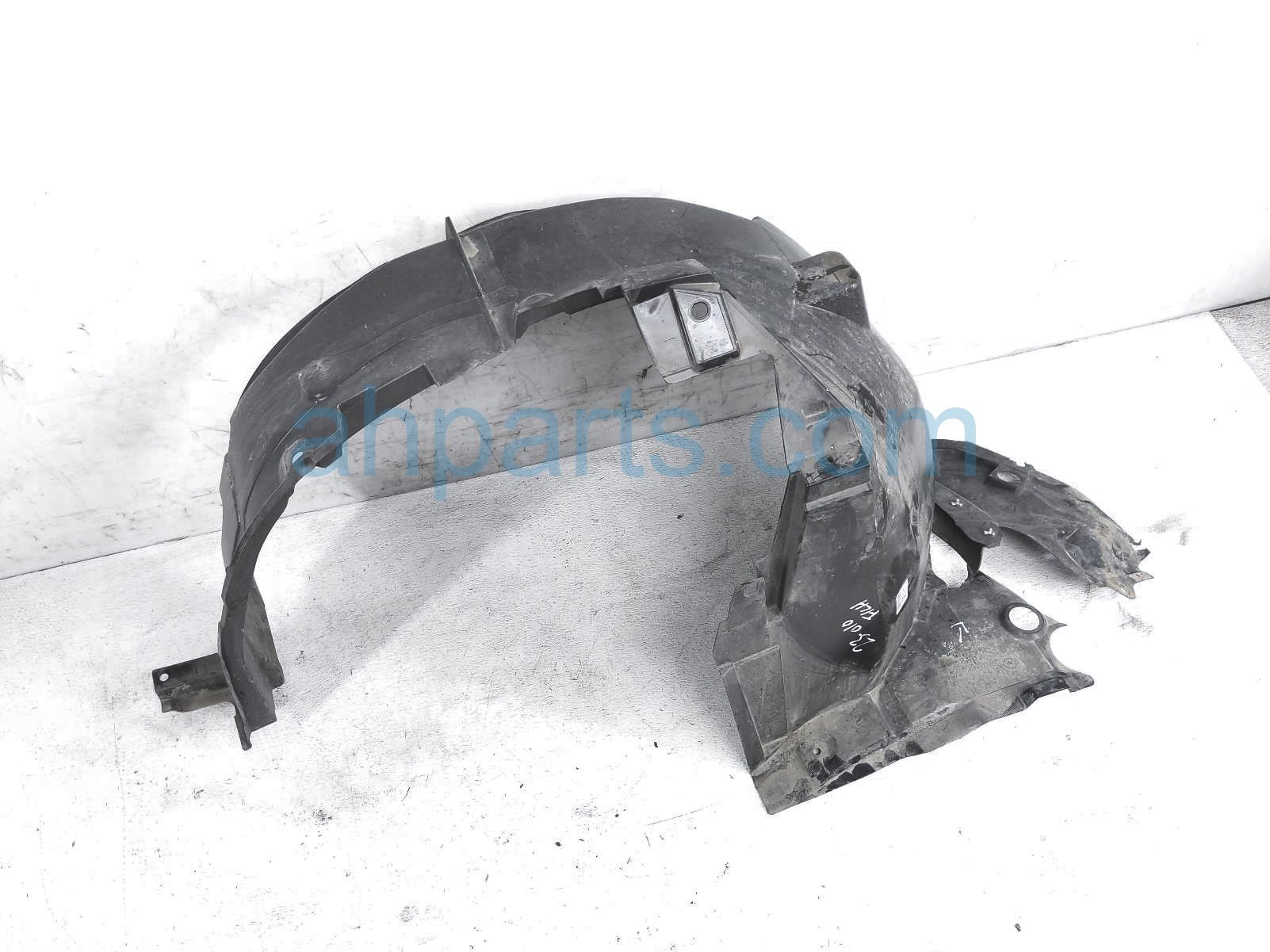 $39 Nissan FR/LH INNER FENDER LINER - NOTES $39 Nissan FR/LH INNER FENDER LINER - NOTES