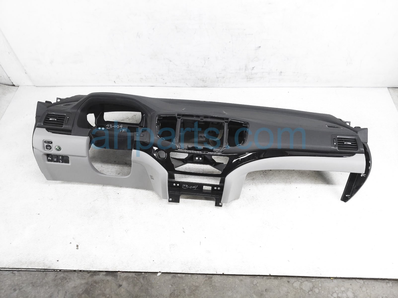 $650 Honda DASHBOARD W/ AIRBAG -BLACK W/SPEAKER $650 Honda DASHBOARD W/ AIRBAG -BLACK W/SPEAKER