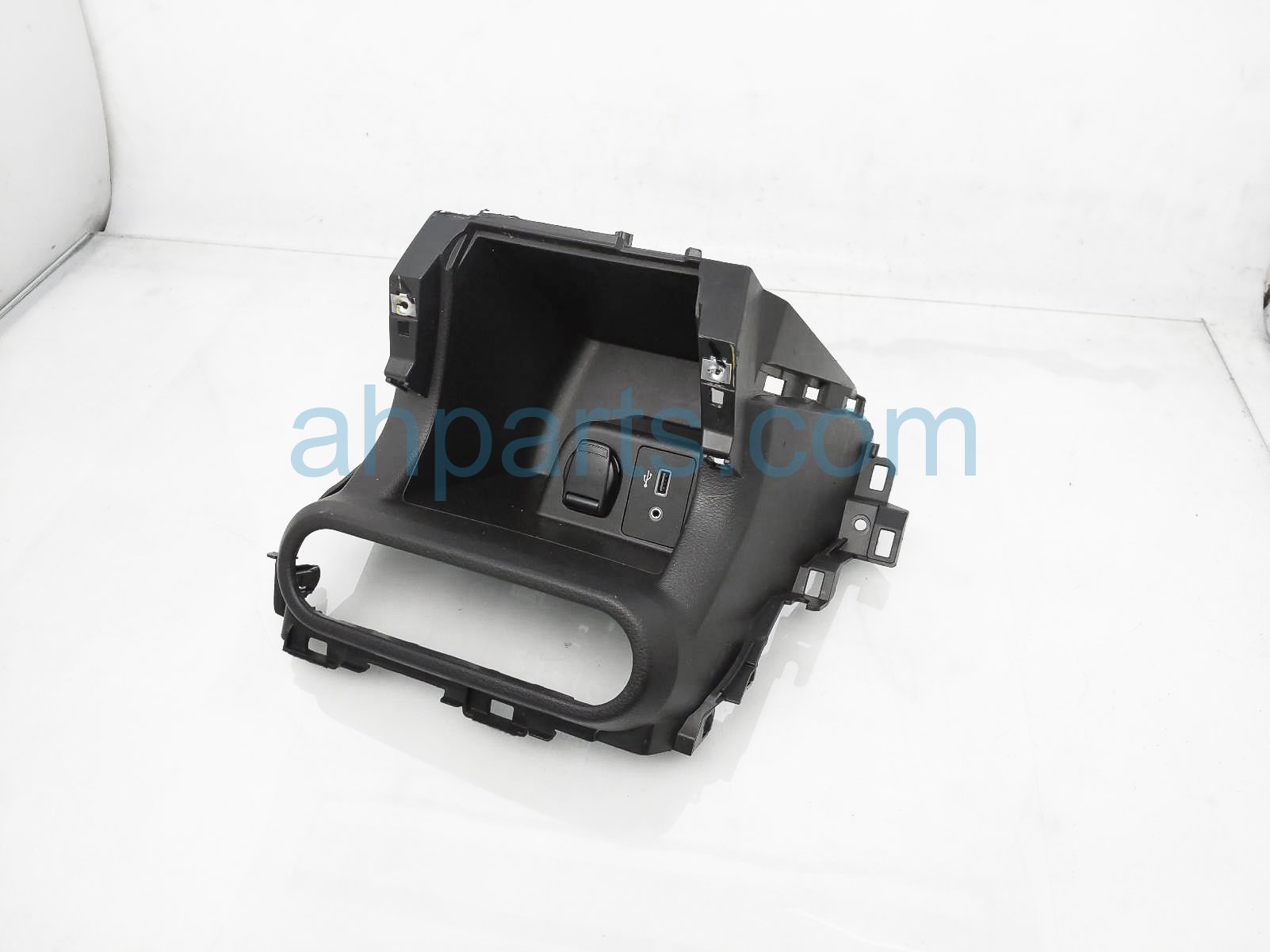 $20 Nissan CENTER DASH LOWER POCKET ASSY $20 Nissan CENTER DASH LOWER POCKET ASSY