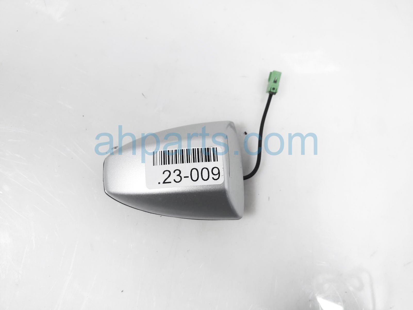 $25 Nissan ROOF ANTENNA ASSY - SILVER