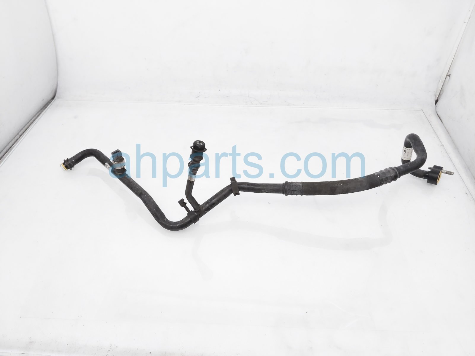 $35 Volvo A/C PRESSURE HOSE - 2.5L $35 Volvo A/C PRESSURE HOSE - 2.5L