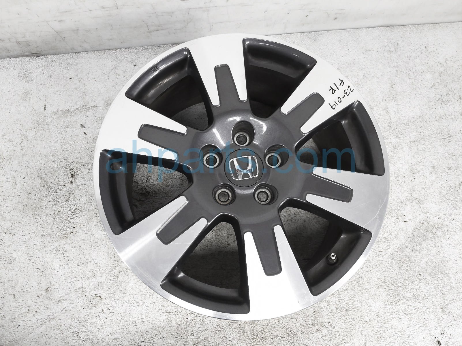 $145 Honda FR/RH WHEEL / RIM $145 Honda FR/RH WHEEL / RIM