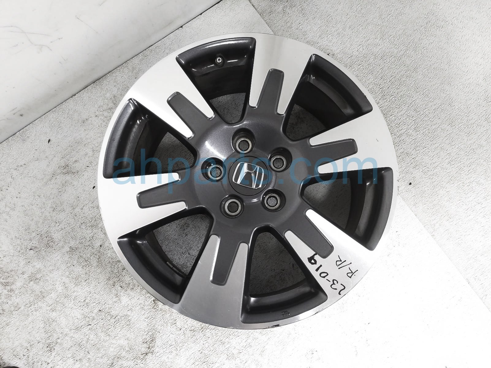 $145 Honda RR/RH WHEEL / RIM - SOME CURB $145 Honda RR/RH WHEEL / RIM - SOME CURB