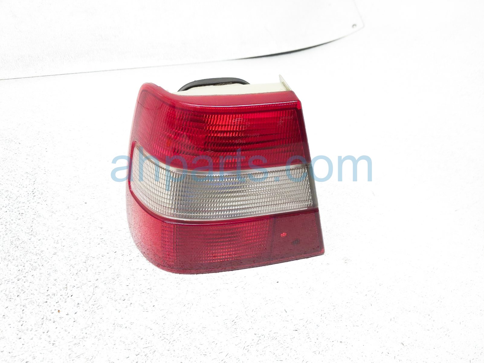 $55 Volvo LH TAIL LAMP / LIGHT (ON BODY) $55 Volvo LH TAIL LAMP / LIGHT (ON BODY)