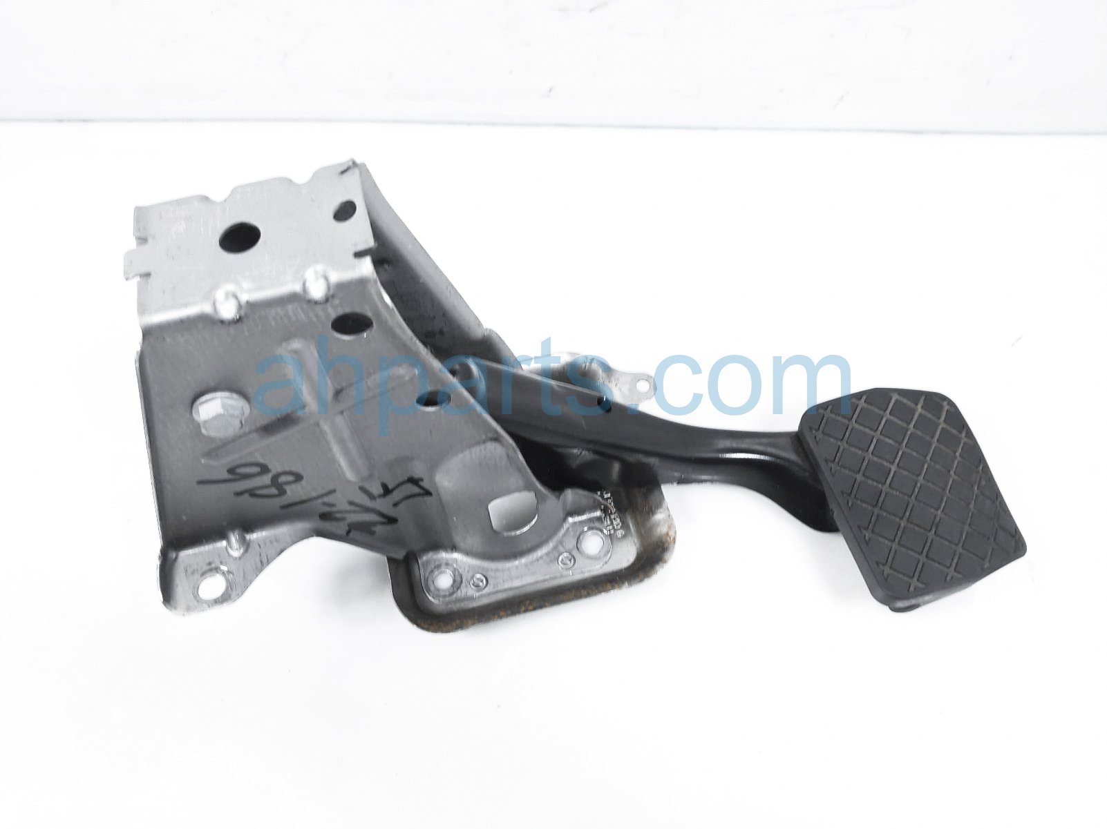 $50 Volkswagen BRAKE PEDAL ASSY $50 Volkswagen BRAKE PEDAL ASSY