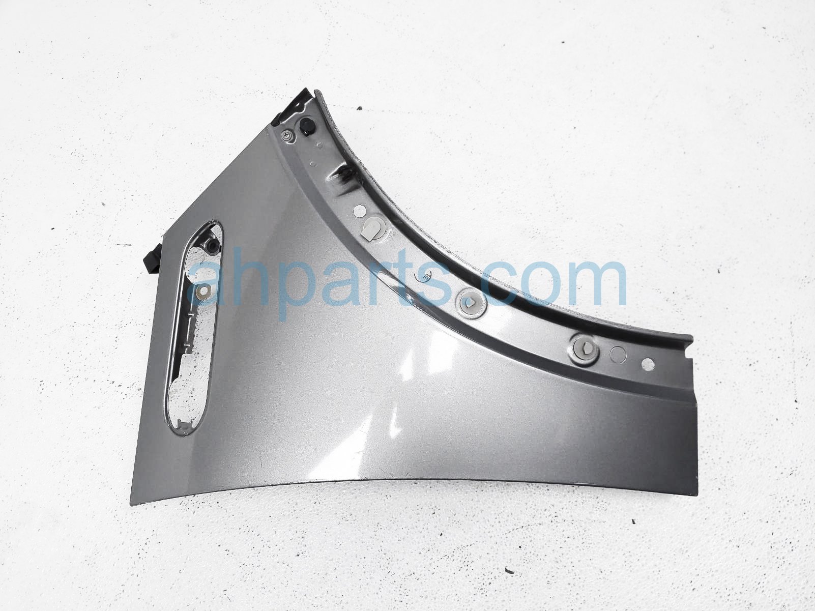 $55 BMW RH FENDER - GREY $55 BMW RH FENDER - GREY