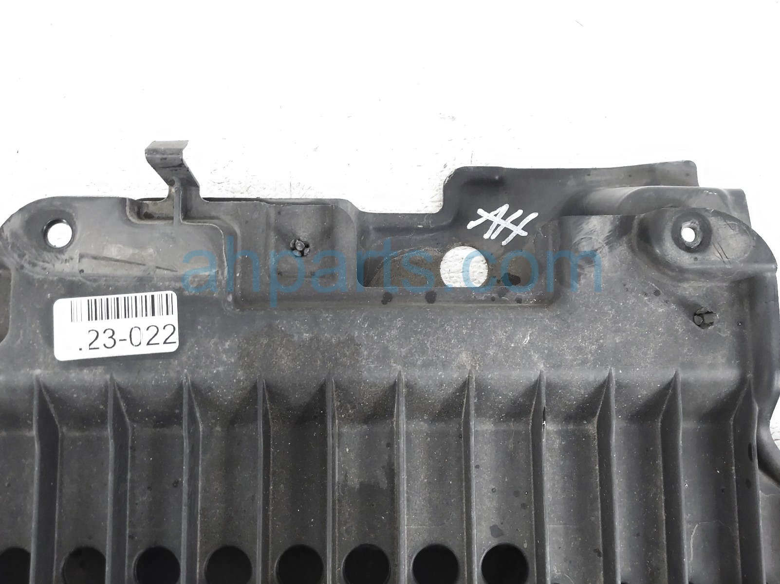 YLT Auto Front Bumper Engine Splash Shield For Toyota Corolla 2017-2019 – OEM 5260102120