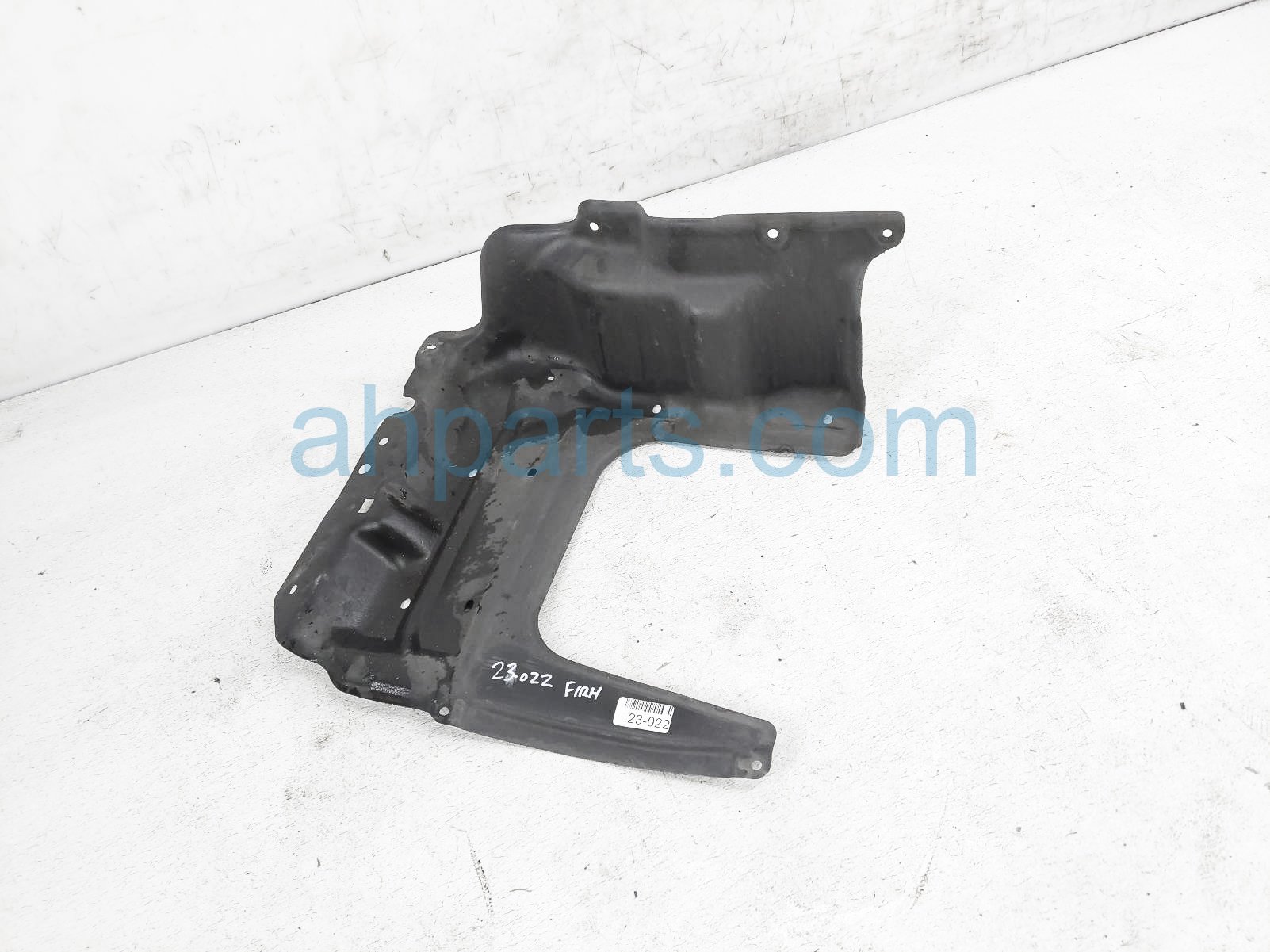 $20 Toyota FR/RH UNDER COVER SPLASH SHIELD $20 Toyota FR/RH UNDER COVER SPLASH SHIELD