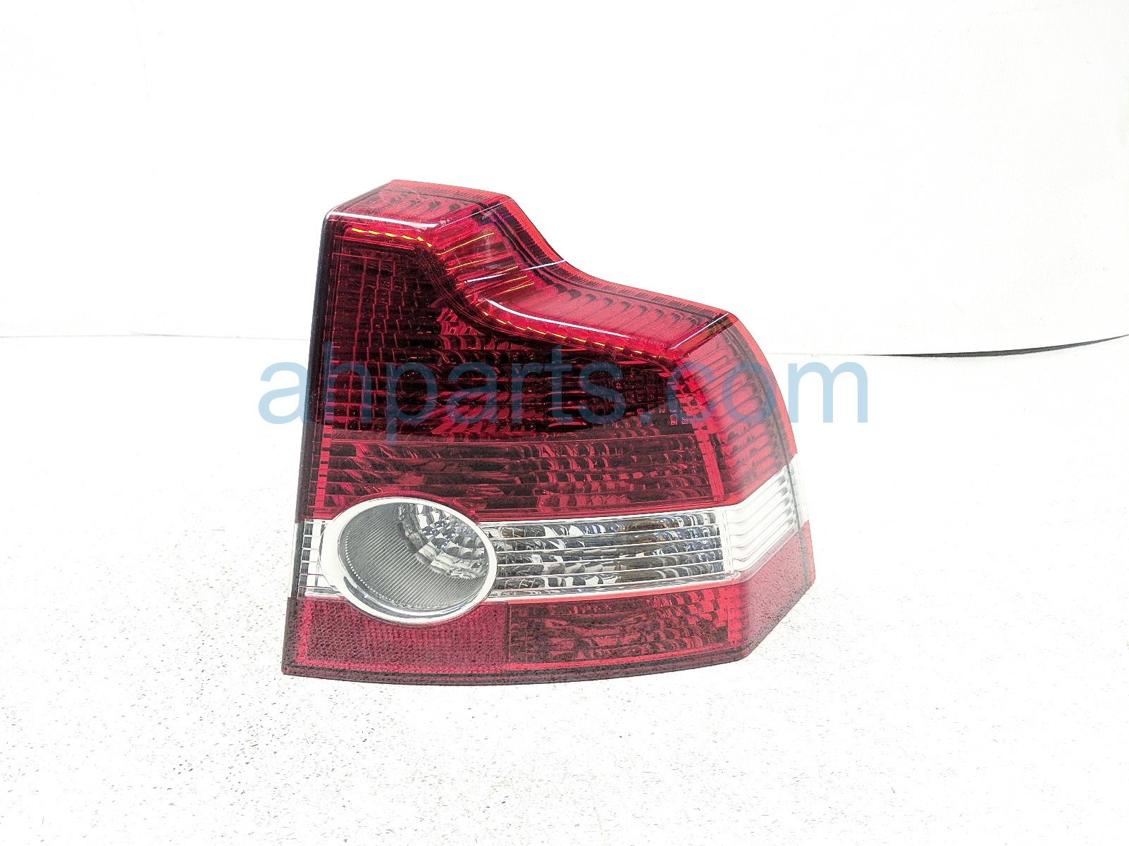 $47 Volvo RH TAIL LAMP / LIGHT - NOTES $47 Volvo RH TAIL LAMP / LIGHT - NOTES