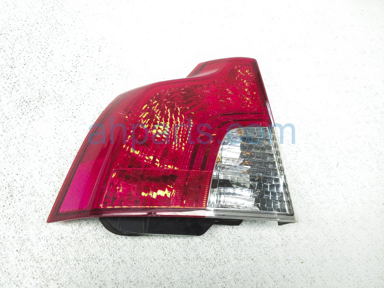 $65 Volvo LH TAIL LAMP / LIGHT (ON BODY) $65 Volvo LH TAIL LAMP / LIGHT (ON BODY)