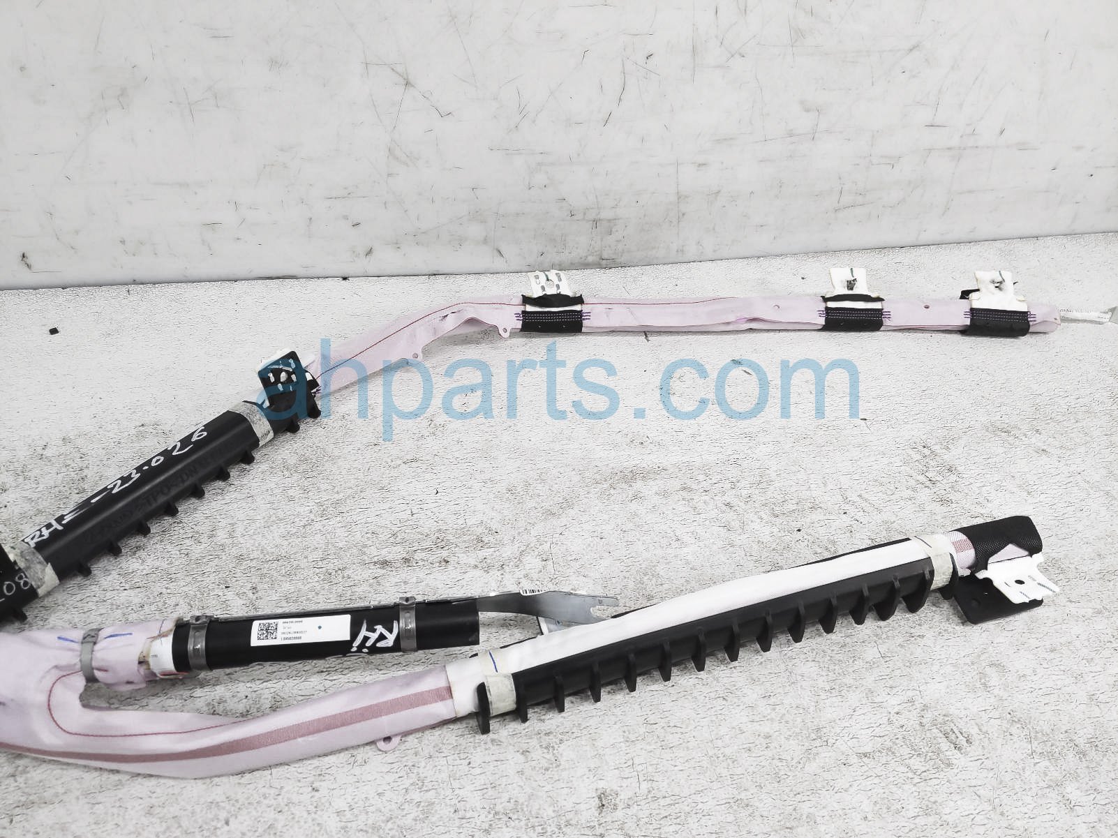 $200 Hyundai PASSENGER ROOF CURTAIN AIRBAG $200 Hyundai PASSENGER ROOF CURTAIN AIRBAG