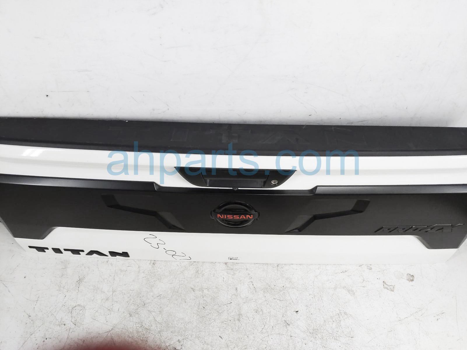 $1495 Nissan LIFT GATE / TAIL GATE - WHITE $1495 Nissan LIFT GATE / TAIL GATE - WHITE